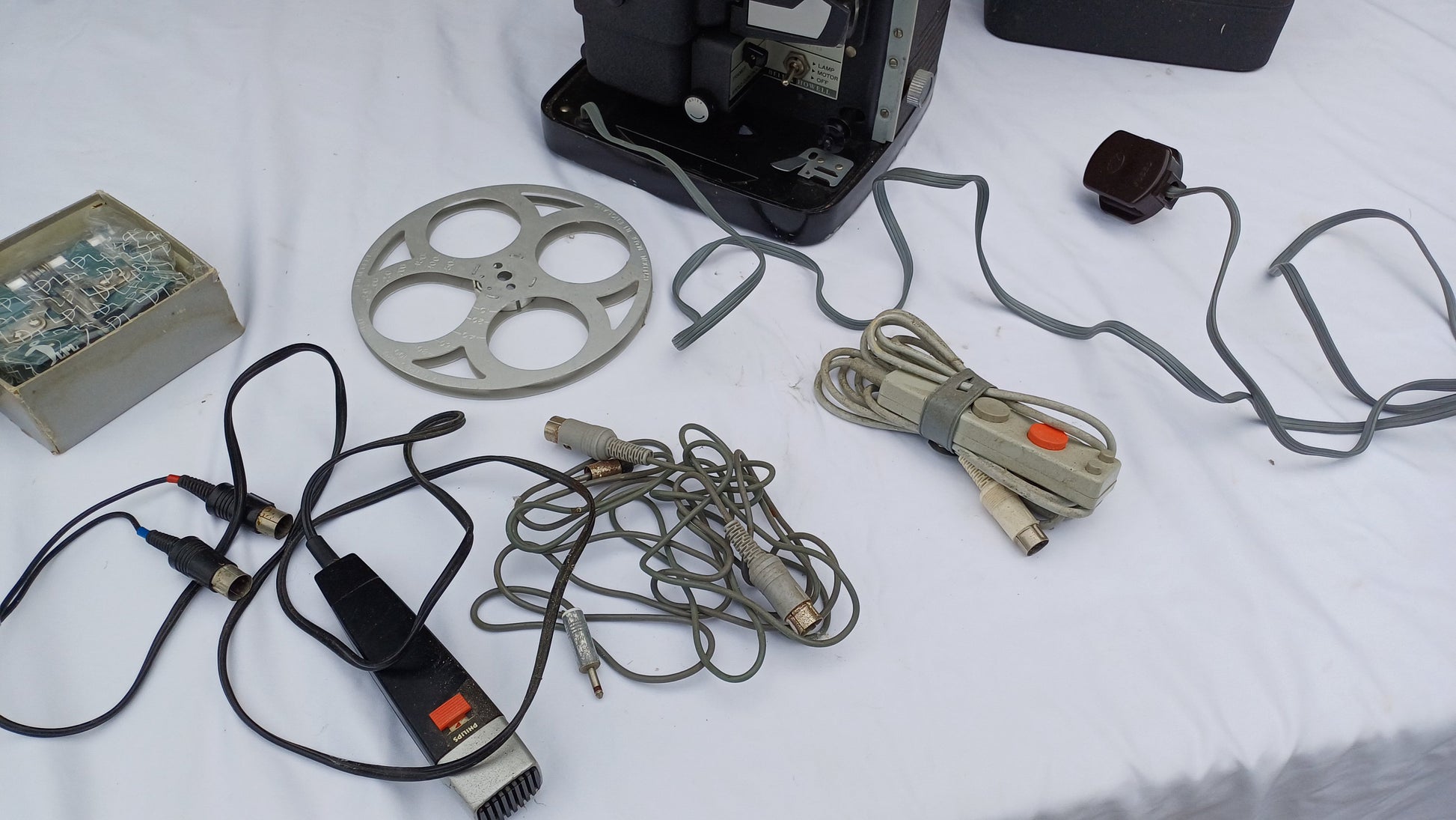 Vintage Retro Bell & Howell Super Auto Load 8mm Film Projector and Accessories
