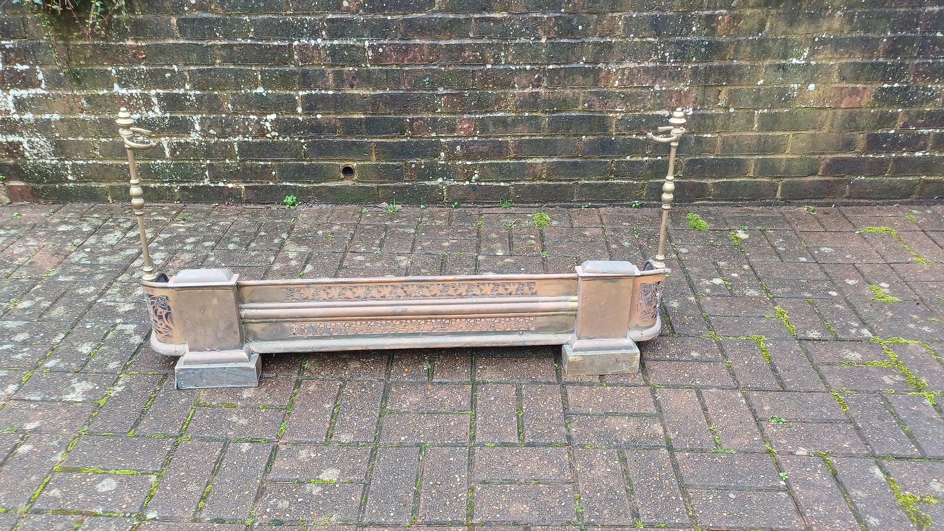 Outstanding Vintage Victorian Brass Fender Fire Iron Upright Holder