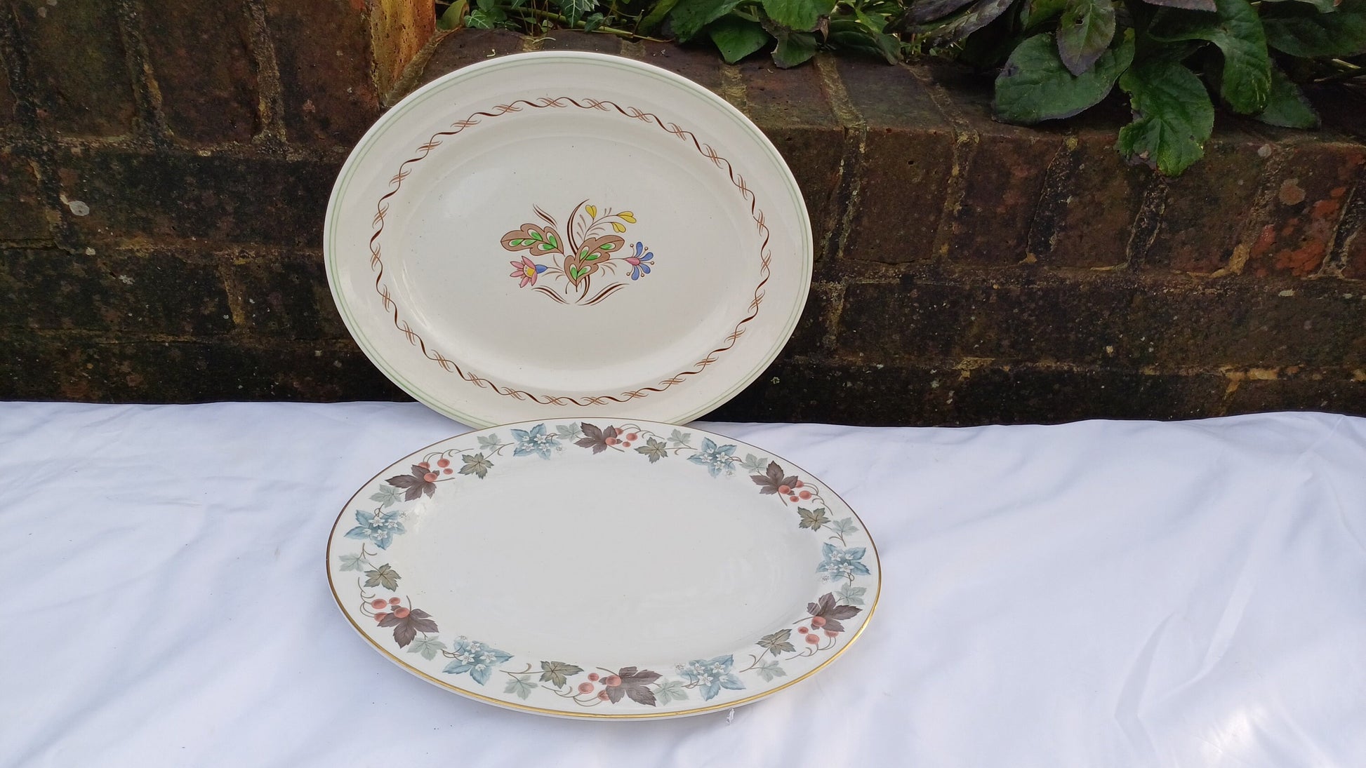 Two Pair of Royal Doulton Serving Plates Fish Meat or Pastries Mid 20th Century Excellent Condition Camelot and Woodland