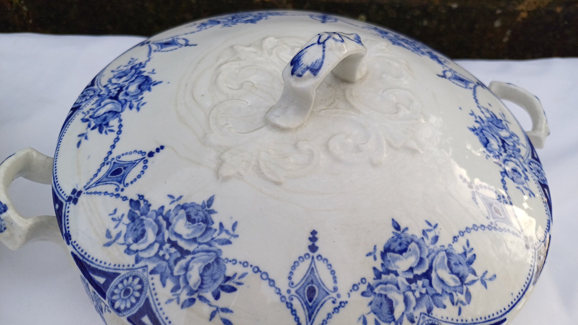 Two Pair of Vintage Serving Tureens Bowls Bird and Blue and White Decoration.
