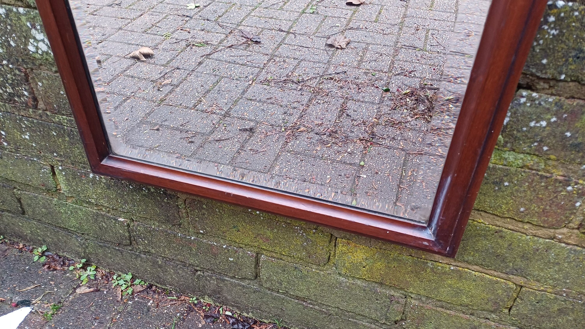 Superb Imposing Victorian Mahogany Wall Mirror Superb Quality. 99 x 47 cm