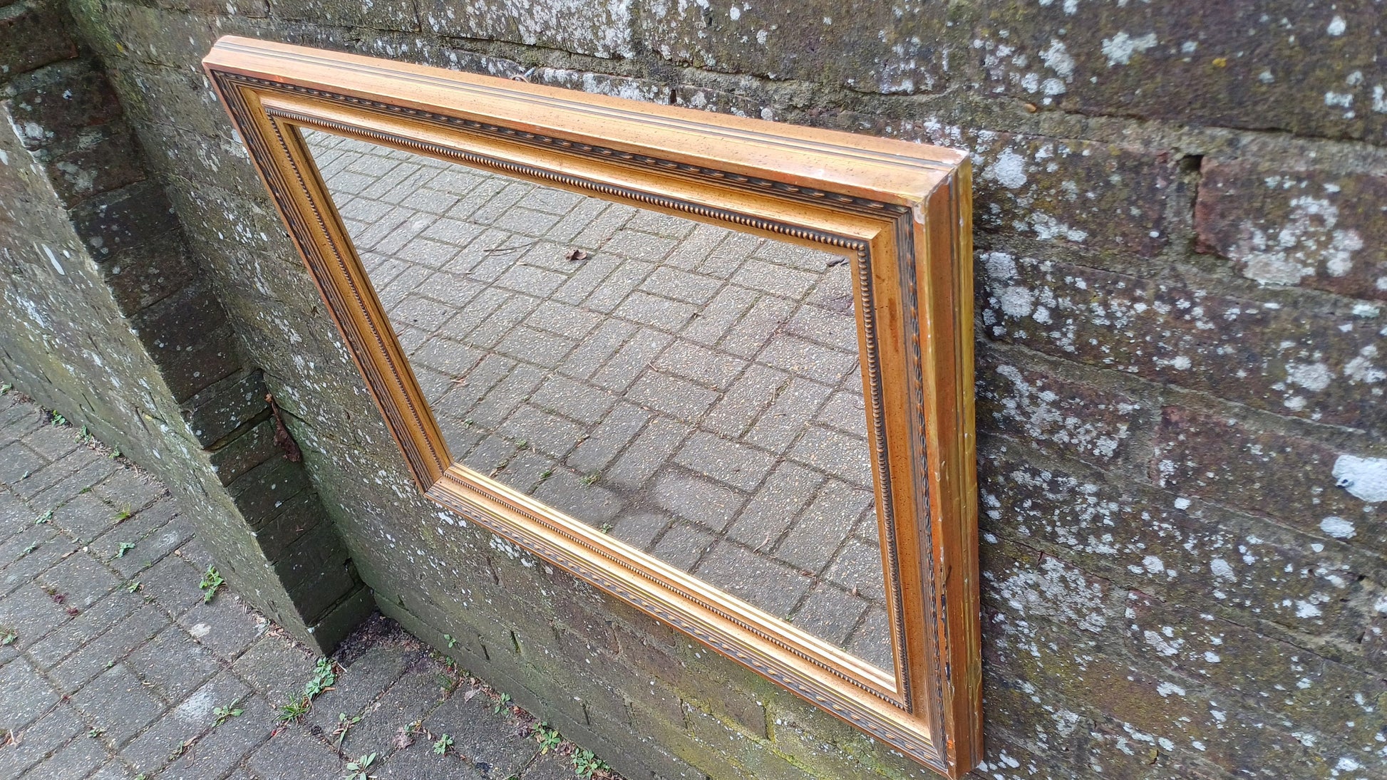 Large Vintage 80’s Gold Distressed Finish Gold Gilt Wall Mirror. 72 x 57 cm
