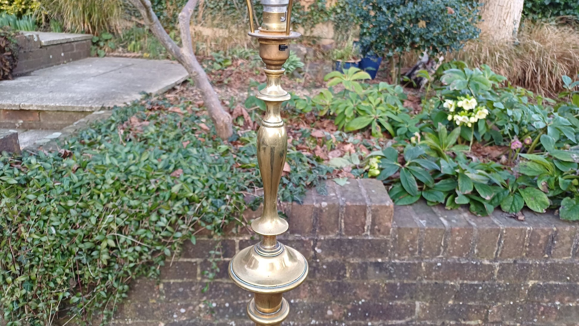 Impressive Top Quality Brass Victorian Standard Lamp. Very Heavy.