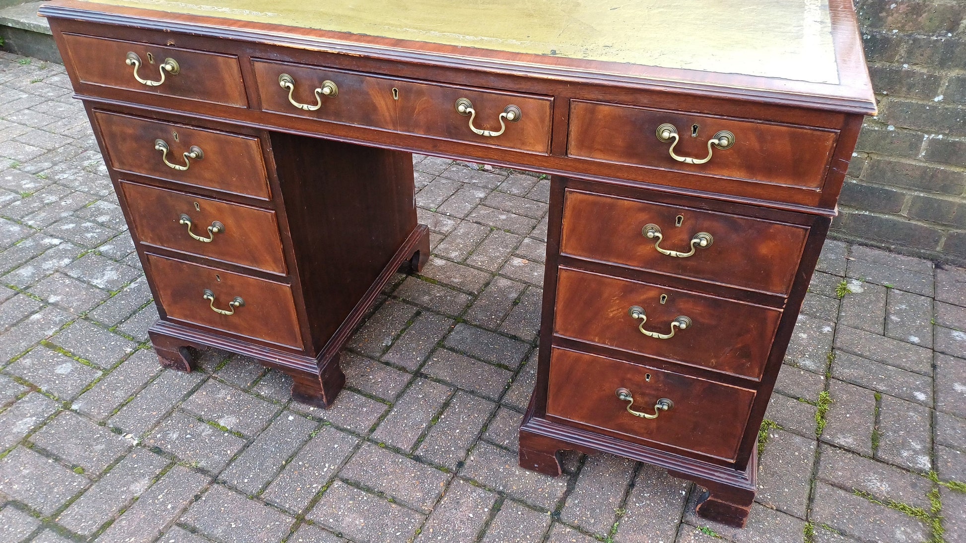 Vintage Mahogany Kneehole Pedestal Desk. Nine Drawers. Splits.