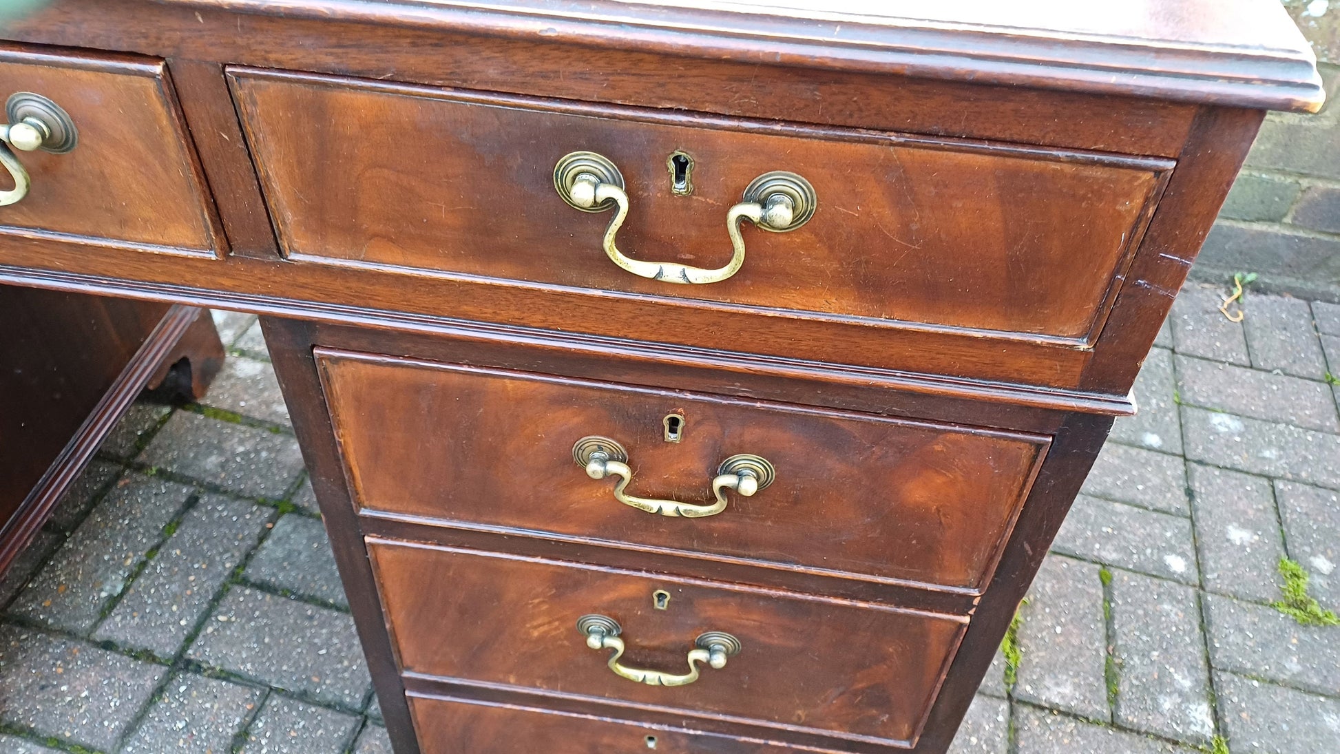 Vintage Mahogany Kneehole Pedestal Desk. Nine Drawers. Splits.