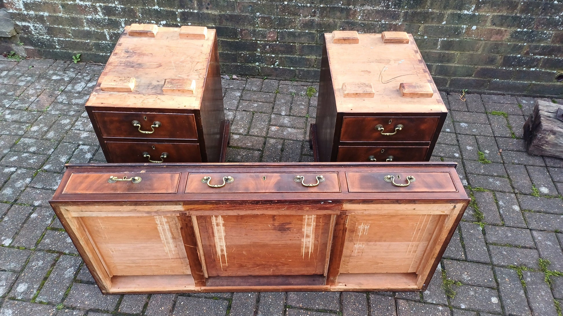 Vintage Mahogany Kneehole Pedestal Desk. Nine Drawers. Splits.
