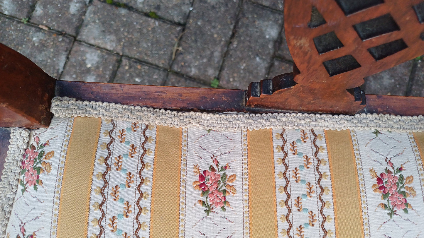 Vintage Ornate Mahogany Occasional Decorative Upholstered Chair.