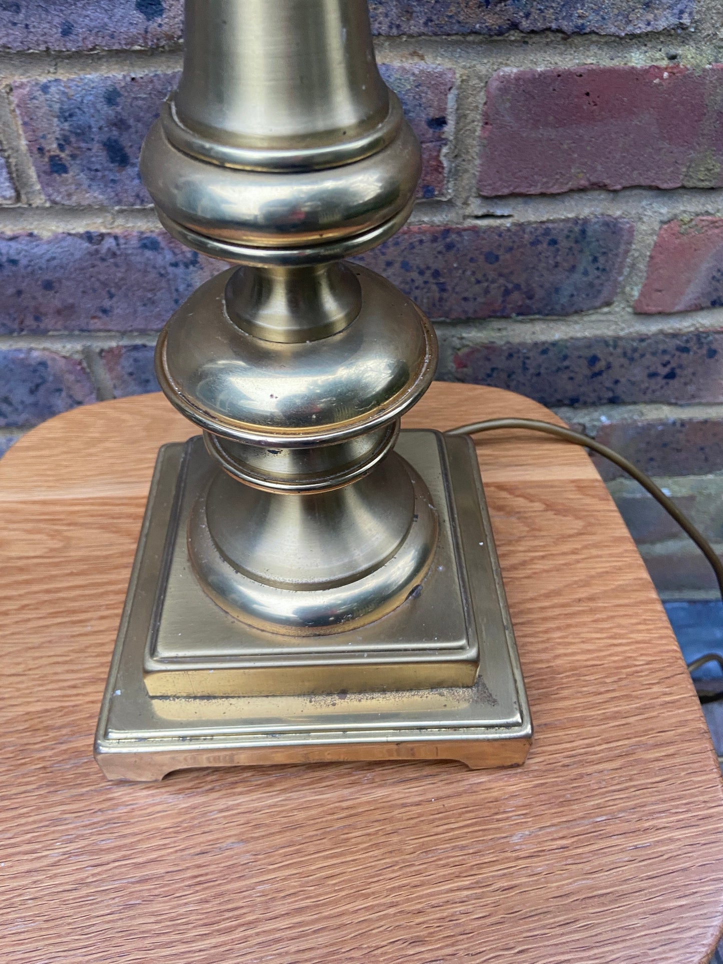 Exceptional Tall Vintage Brass Table Lamp - heavy and quality piece - working order 49cm tall