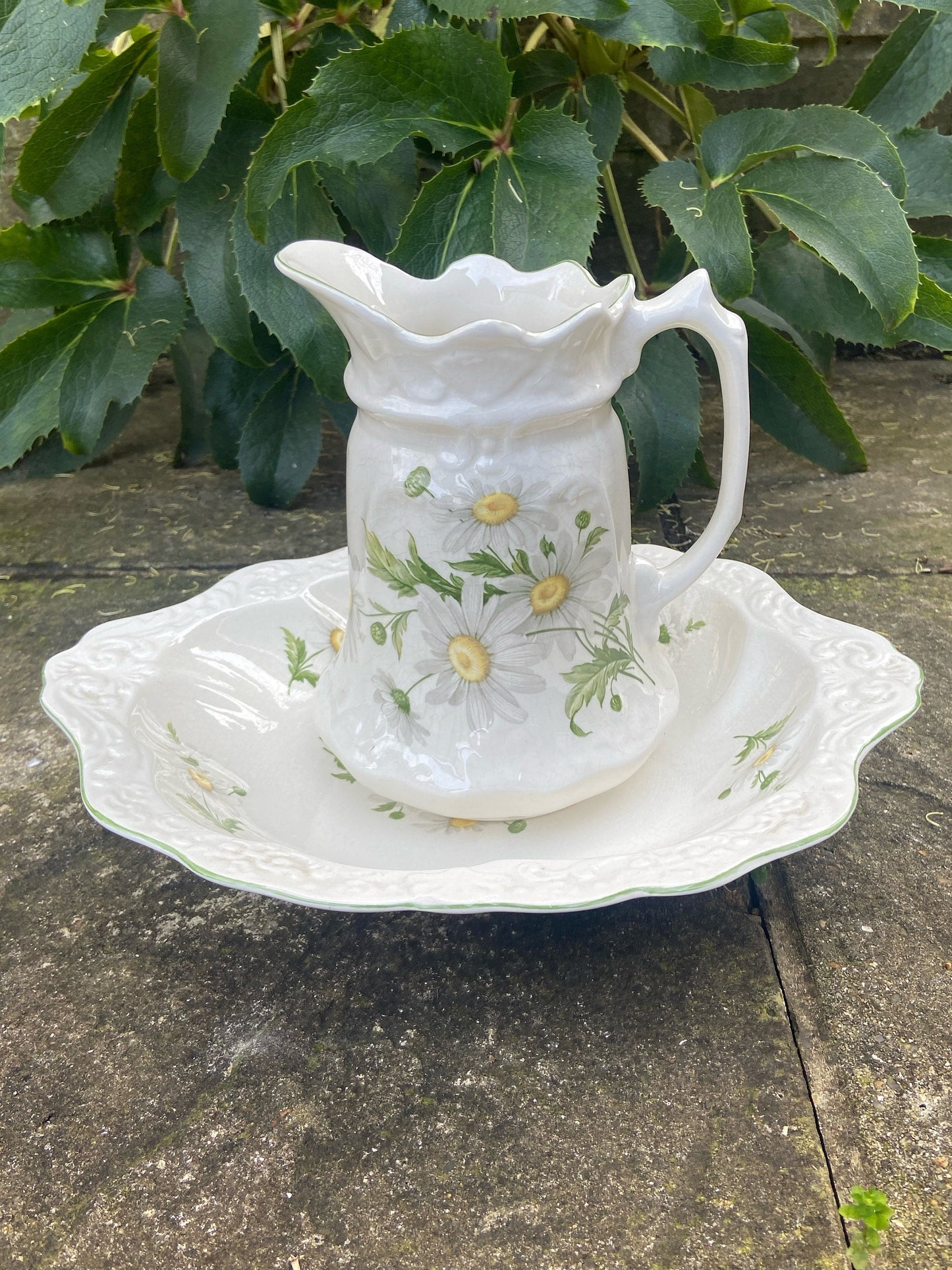 Vintage Daisy Old Foley Jug and Basin set from 1970s, Made in England, Smaller Size