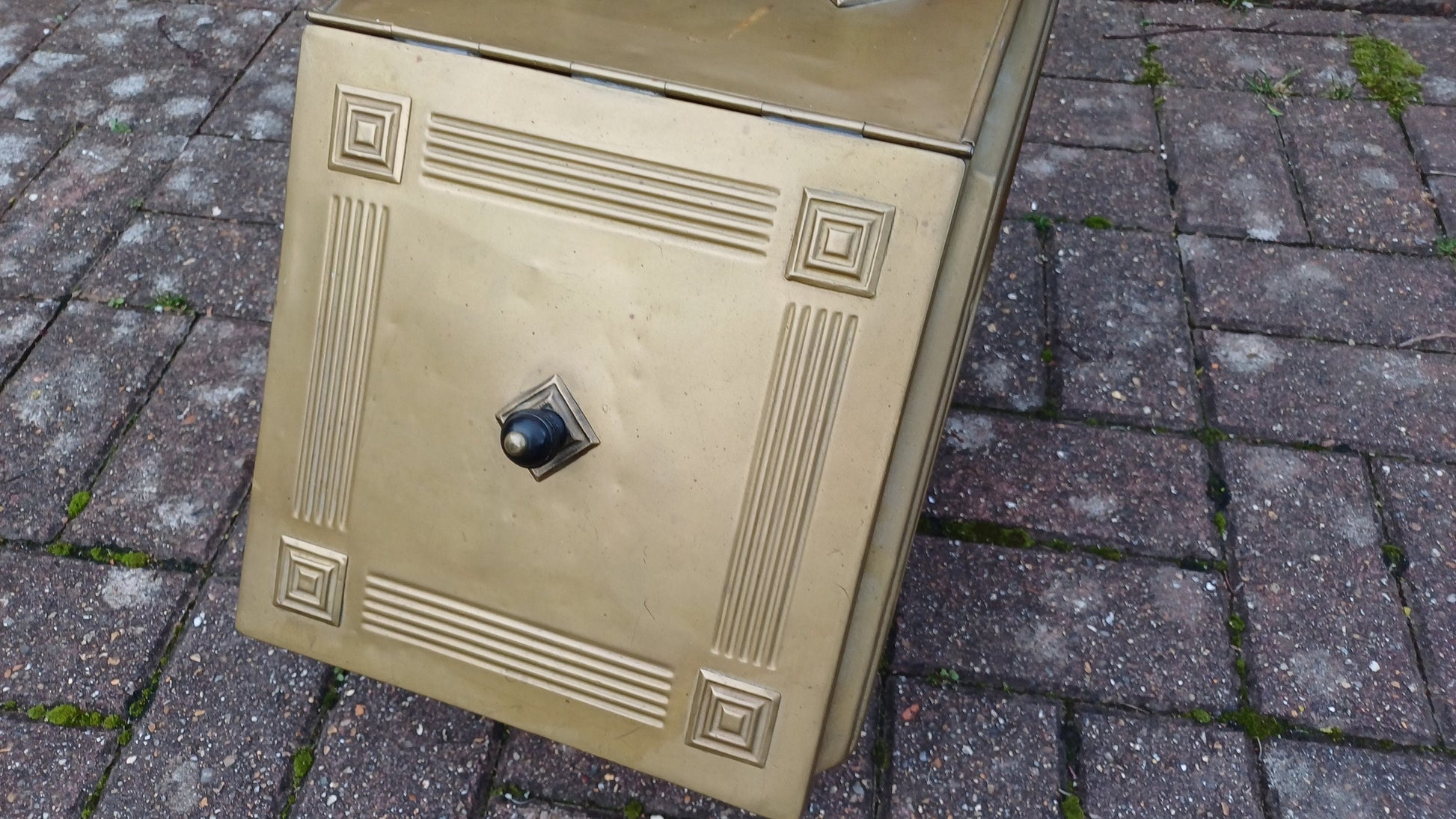 Superb and Complete Vintage Victorian Brass Coal Scuttle Bin With Brass Shovel