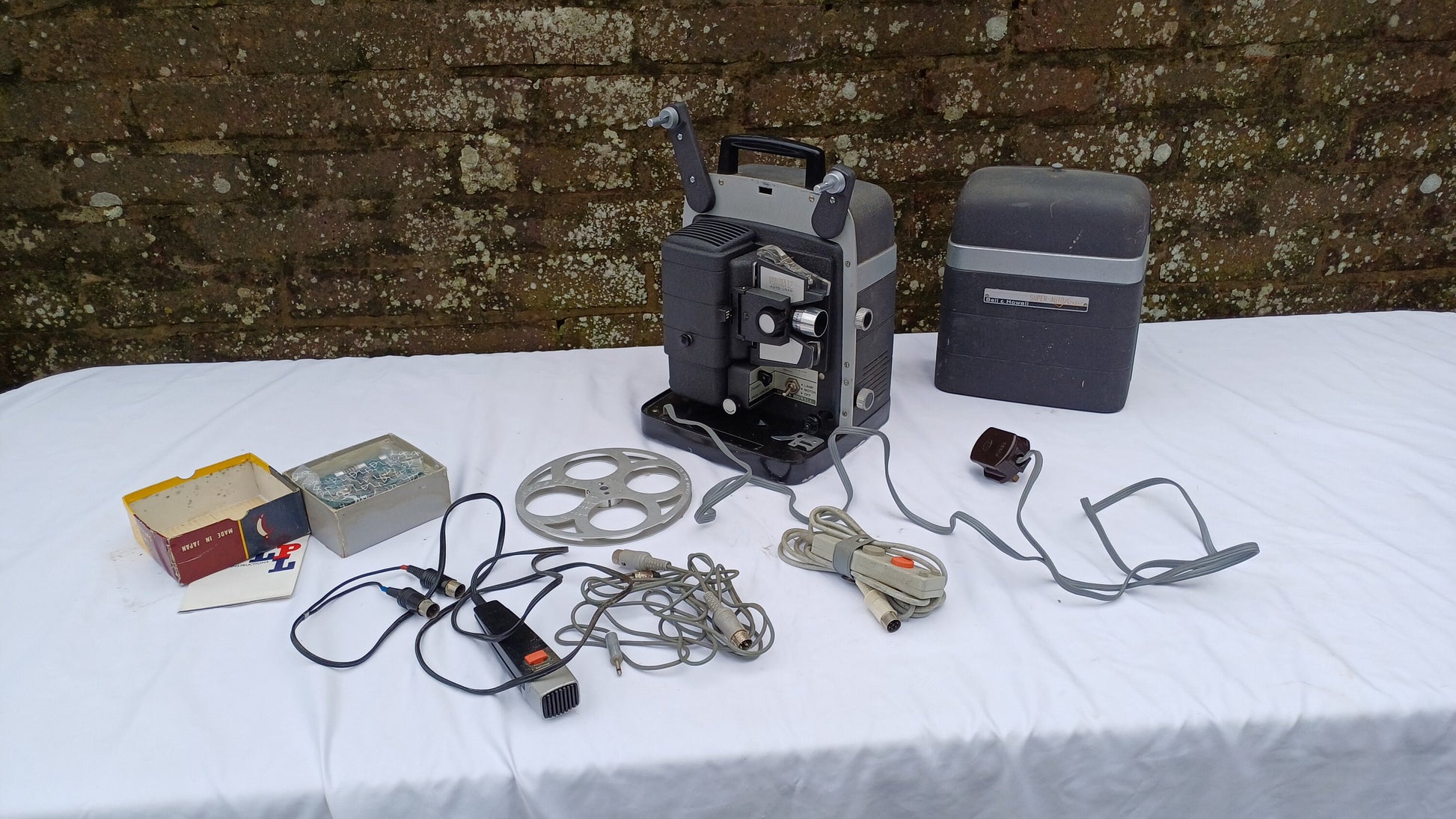 Vintage Retro Bell & Howell Super Auto Load 8mm Film Projector and Accessories