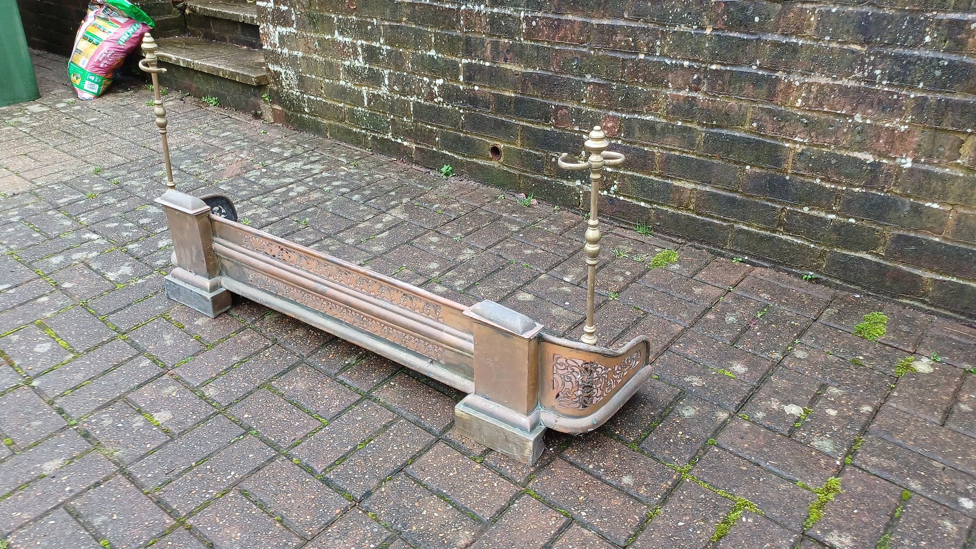 Outstanding Vintage Victorian Brass Fender Fire Iron Upright Holder