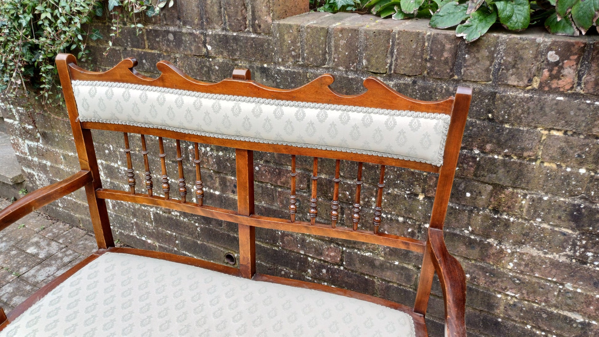 Beautiful Double Seated Edwardian Mahogany Upholstered Chair