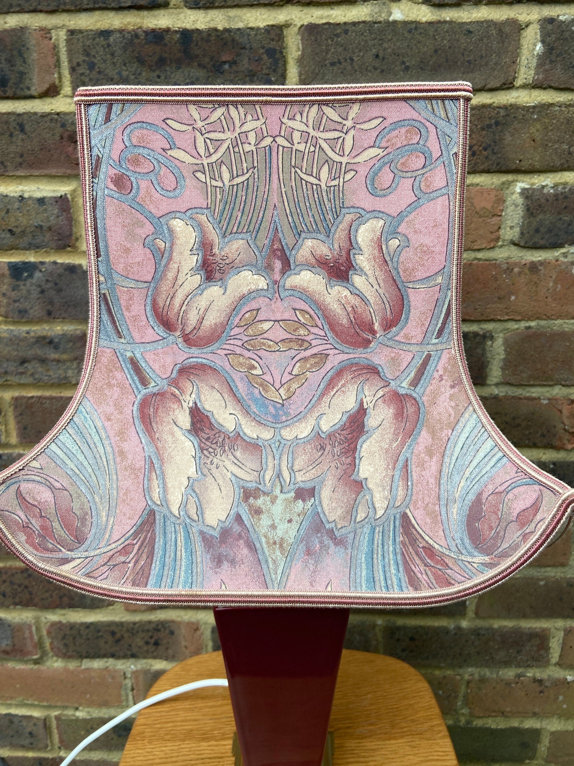 1980s maroon burgundy ceramic lamp with funky floral shade - Goodson Lighting - working