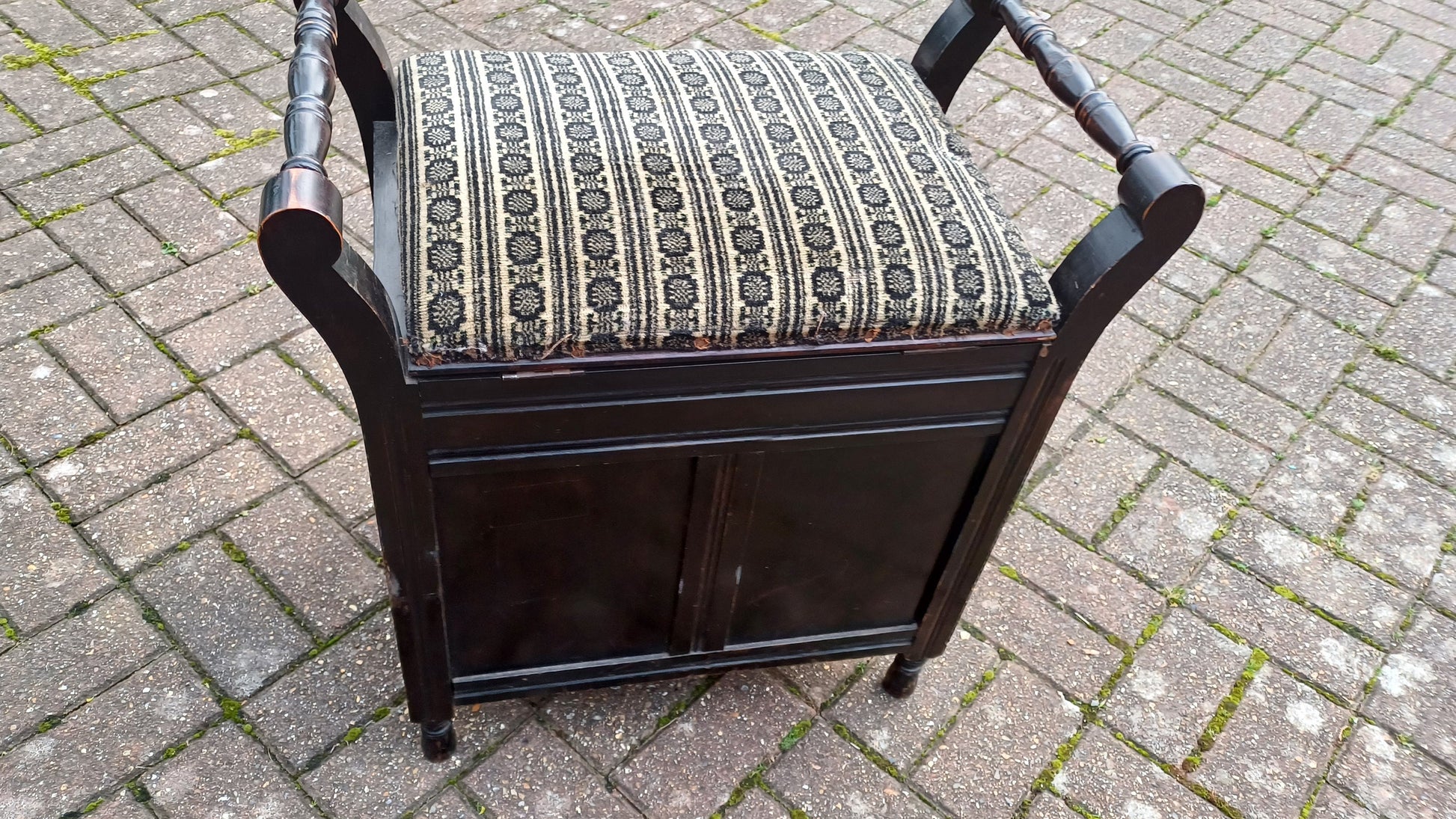 Superb Quality Mahogany Vintage Edwardian Piano Stool Sheet Cupboard and Upper Compartment. Ebonised.