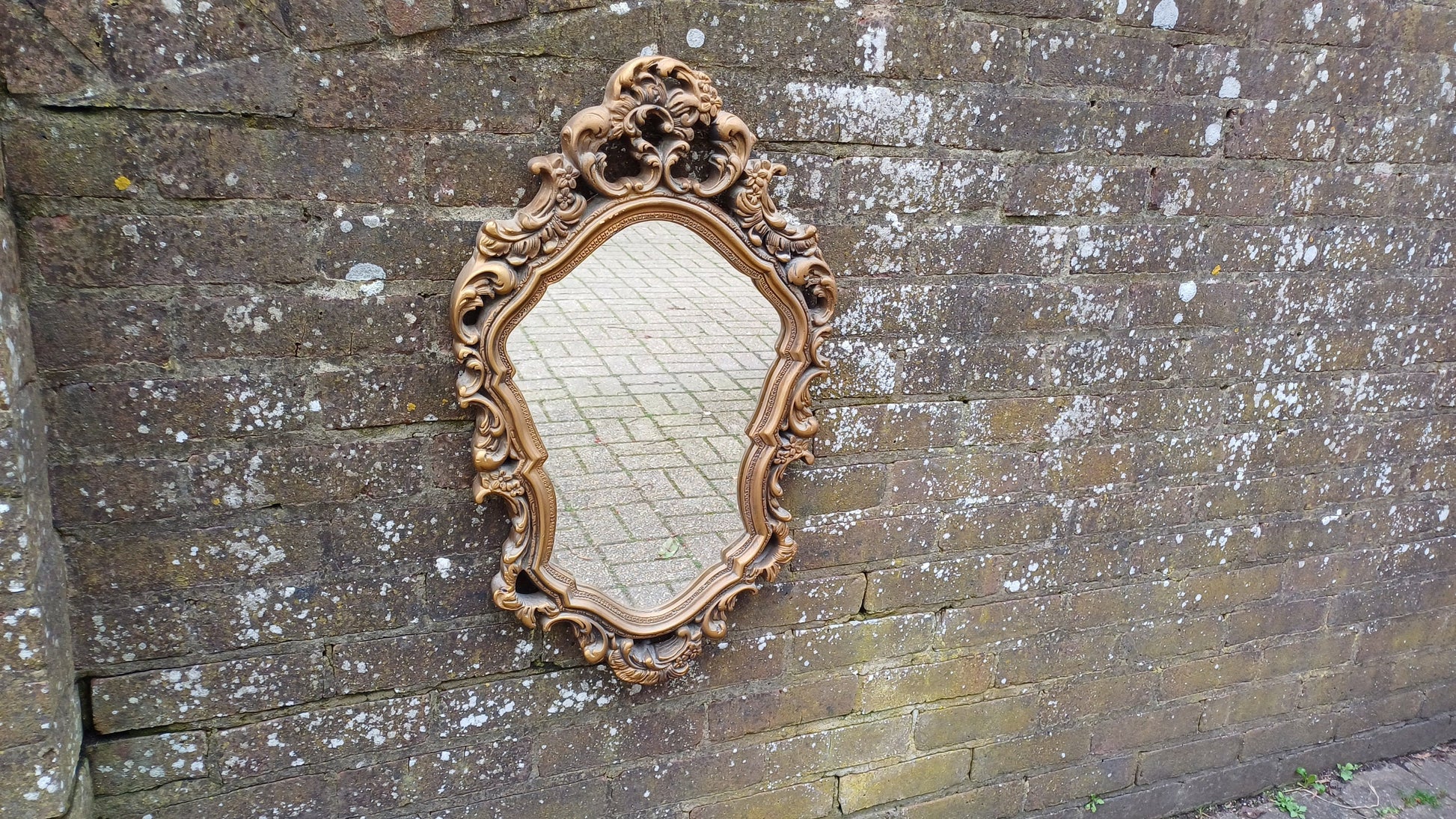 Large Vintage 60’s Plaster Ornate Gold Gilt Decorative Wall Mirror.