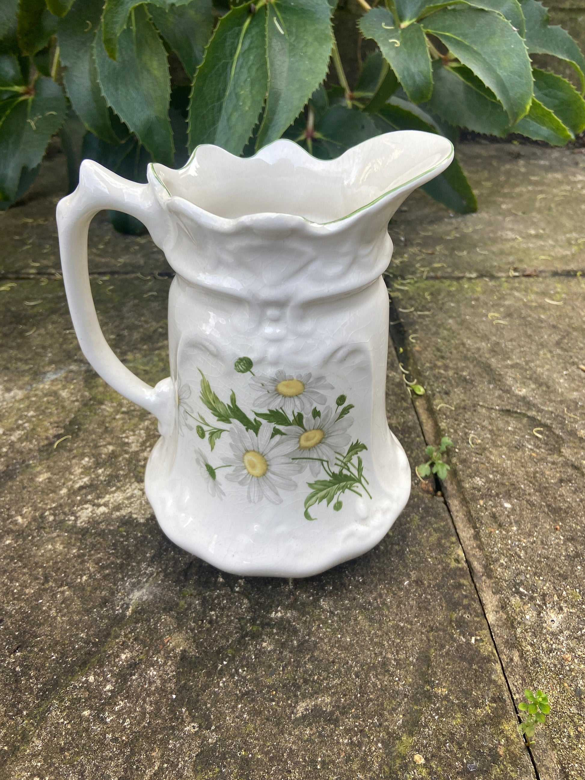 Vintage Daisy Old Foley Jug and Basin set from 1970s, Made in England, Smaller Size