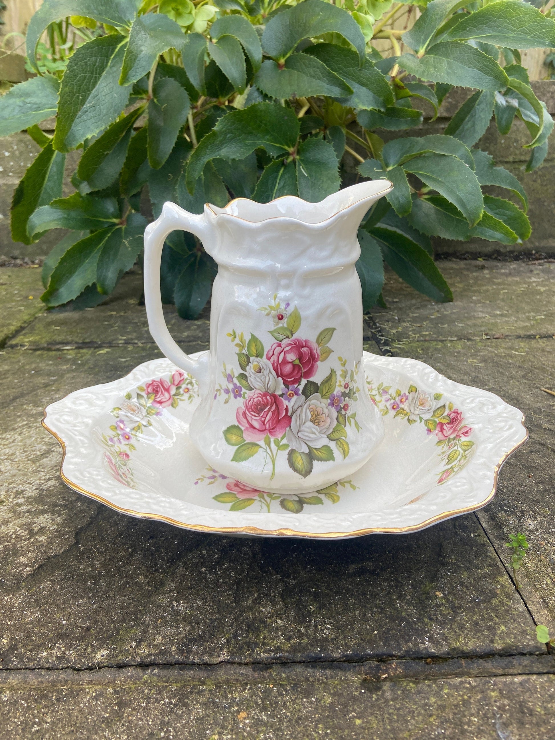Vintage Roses Old Foley, Jug and Basin set from 1970s, Madie in England, smaller size