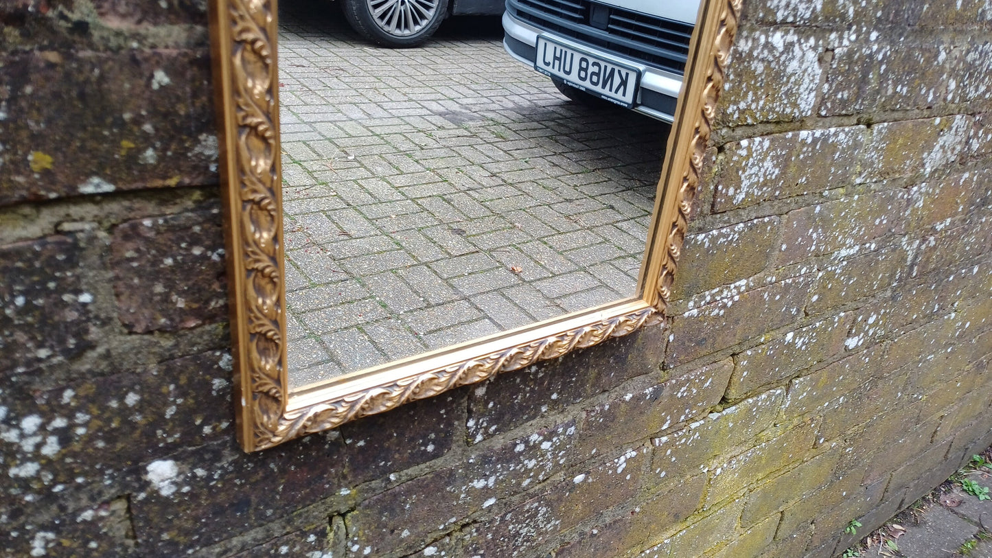 Vintage Gold Gilt 70’s Pretty Gilt Gold Wall Mirror