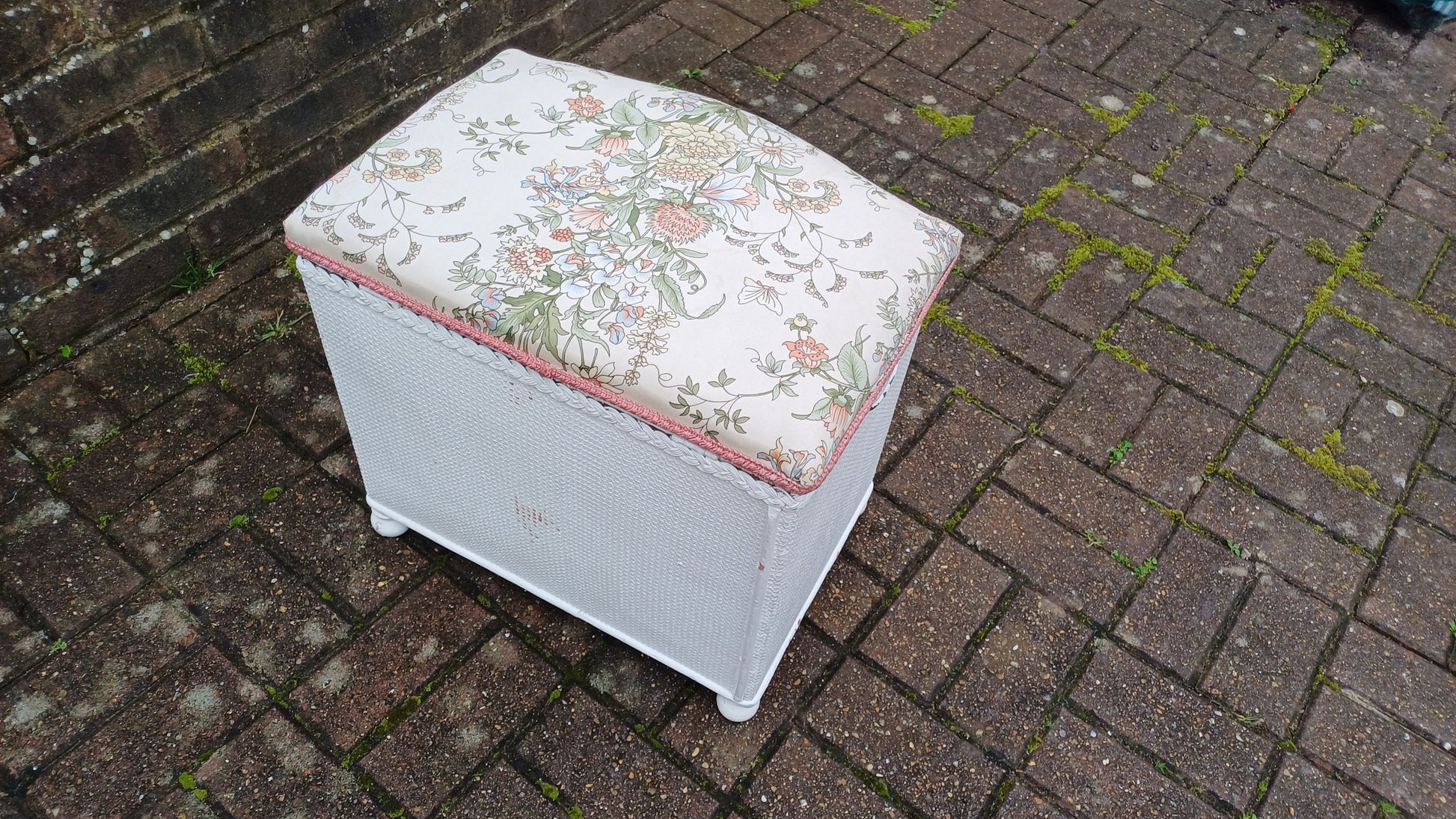 Vintage White Lloyd Loom Style Linen Basket Upholstered Stool Bun Feet. Floral Fabric.