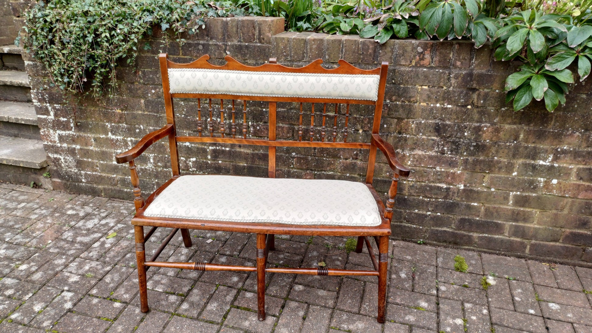Beautiful Double Seated Edwardian Mahogany Upholstered Chair