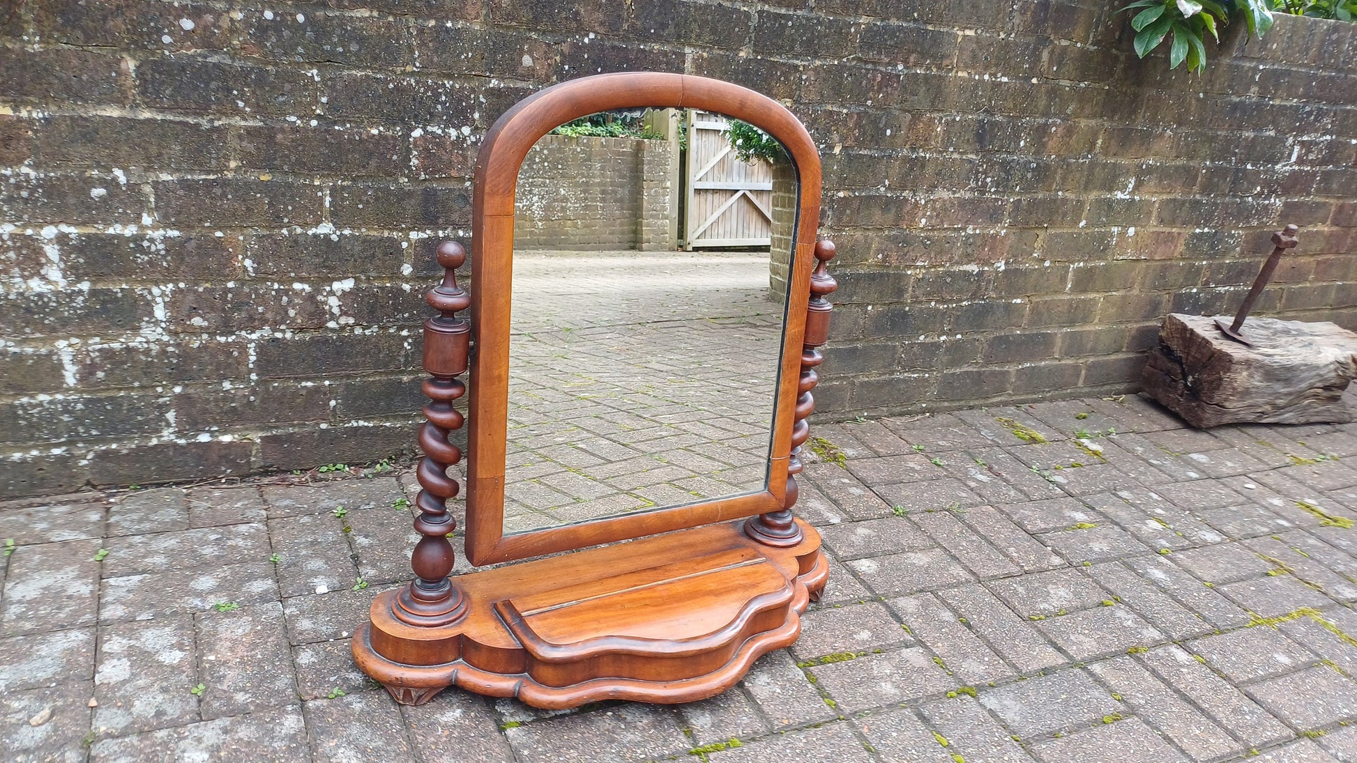 Huge Beautiful Classic Victorian Dressing Table Mirror with Trinket Compartment Barley Twist Supports. Free Hand Delivery. Adjustable Swing.