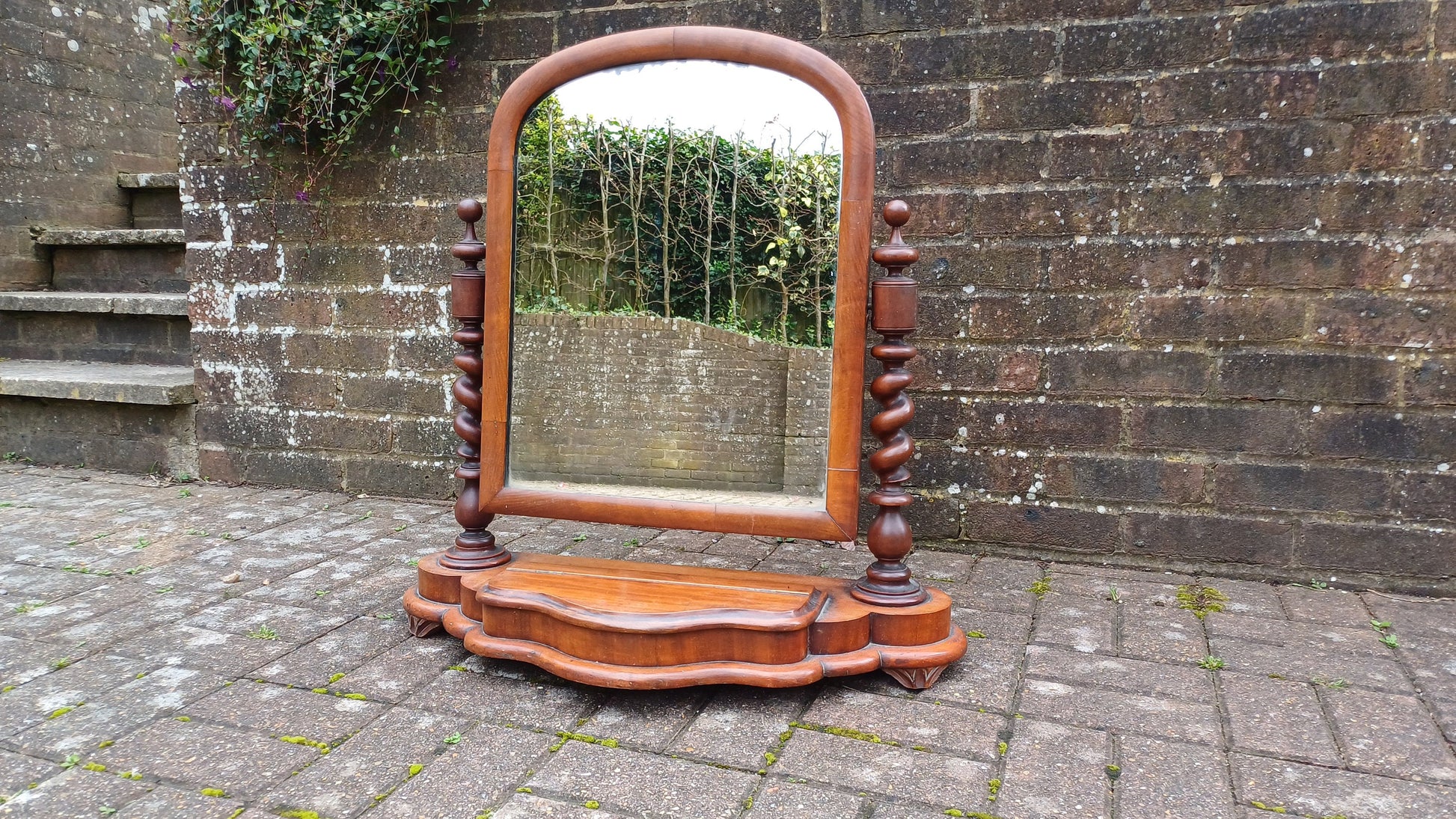 Huge Beautiful Classic Victorian Dressing Table Mirror with Trinket Compartment Barley Twist Supports. Free Hand Delivery. Adjustable Swing.