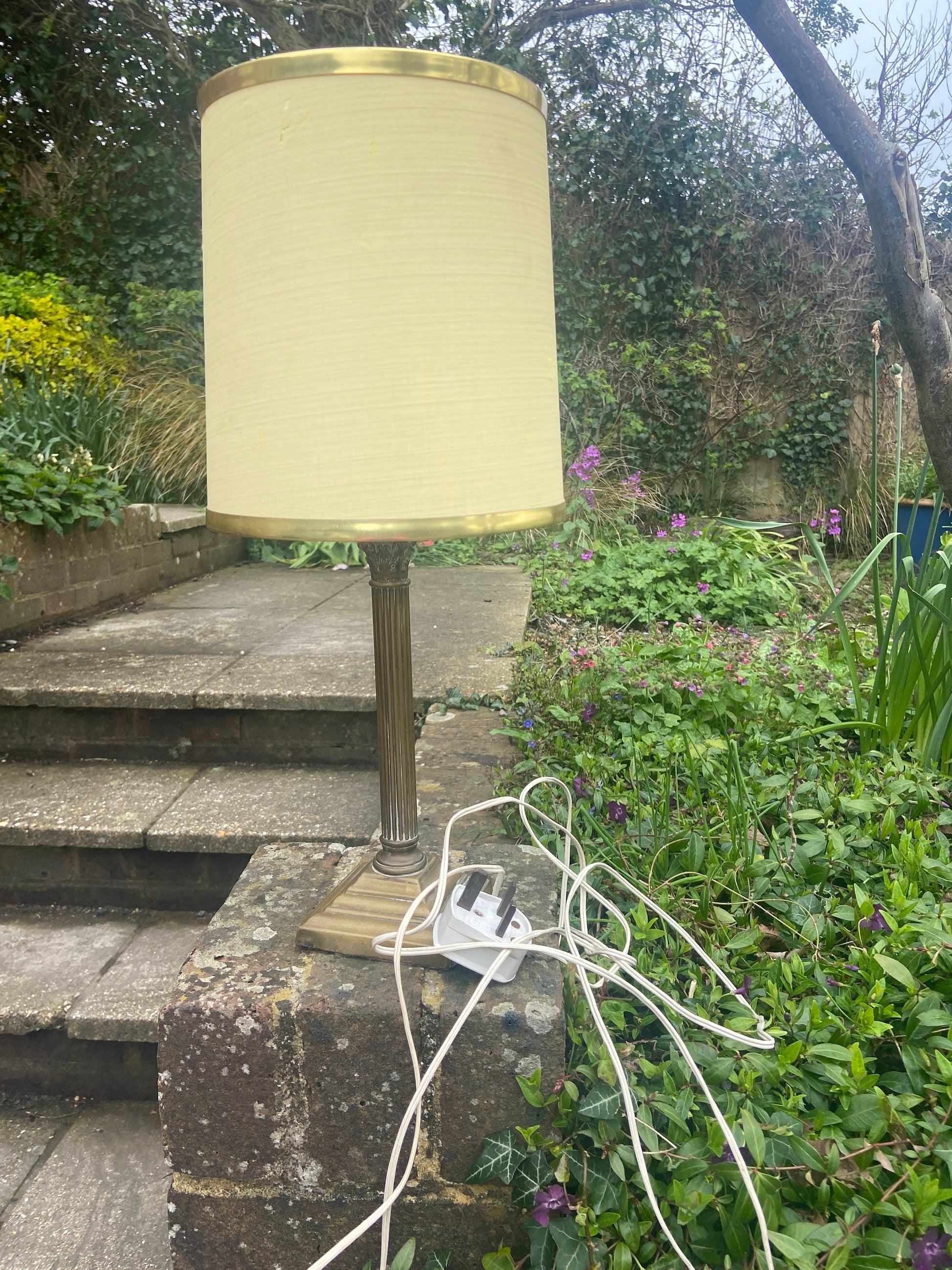 Gorgeous retro bronze vintage lamp, classical column style with retro gold and yellow shade - working retro table lamp