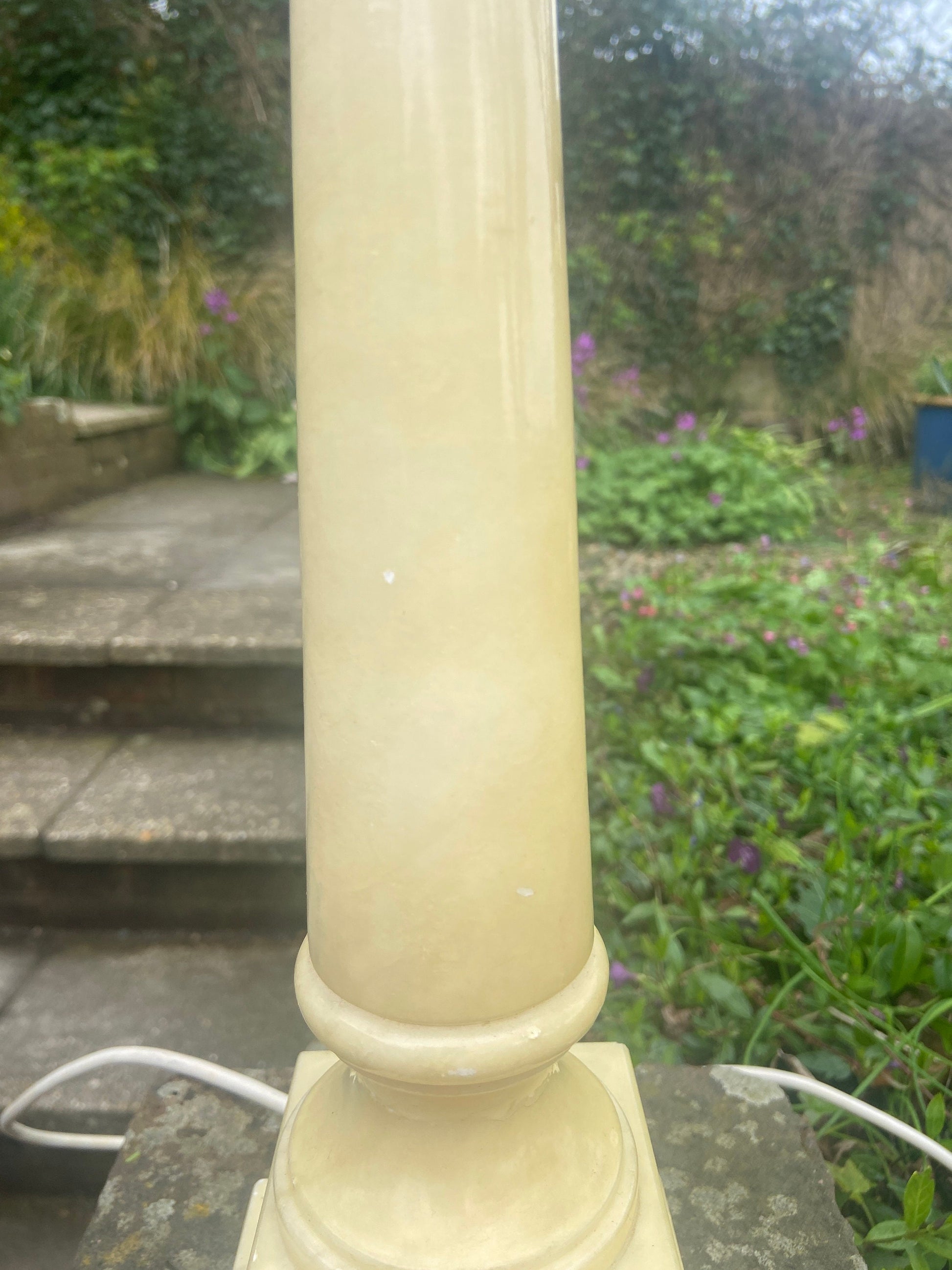 Gorgeous yellow alabaster column style lamp, tall - genuine alabaster Charneca - creamy white yellow onyx marble lamp - working vintage lamp