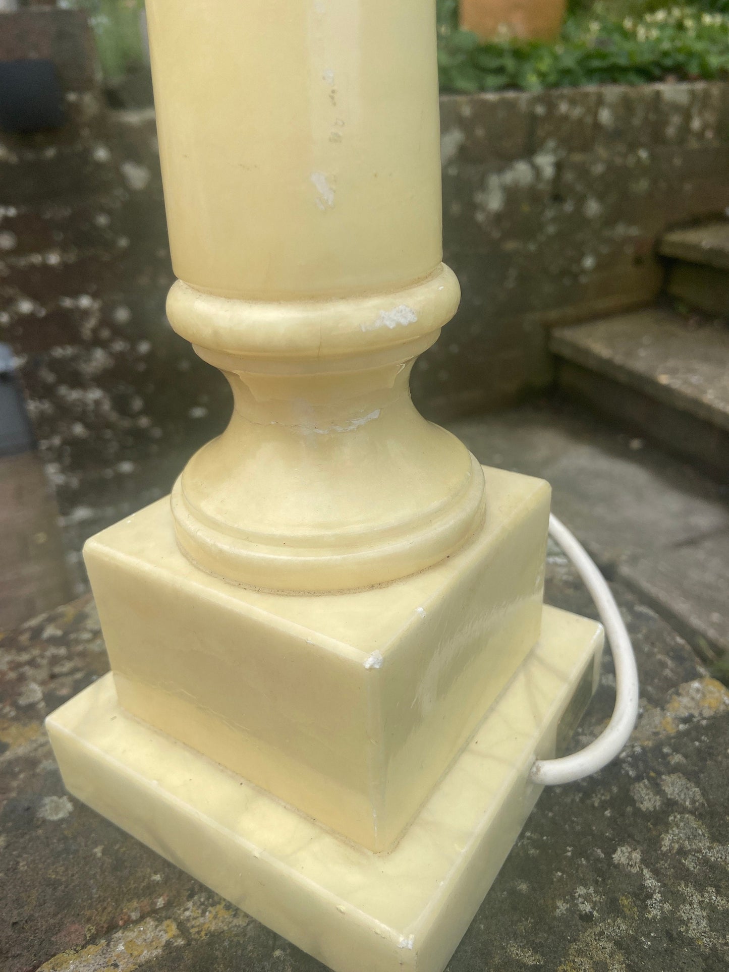 Gorgeous yellow alabaster column style lamp, tall - genuine alabaster Charneca - creamy white yellow onyx marble lamp - working vintage lamp