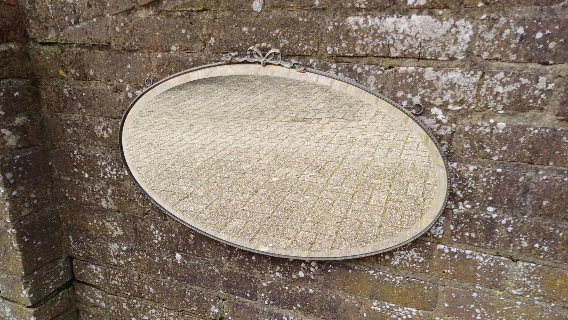 Superb Pretty Vintage Metal Brass Oval 1920s Wall Mirror Ribbon Decoration.