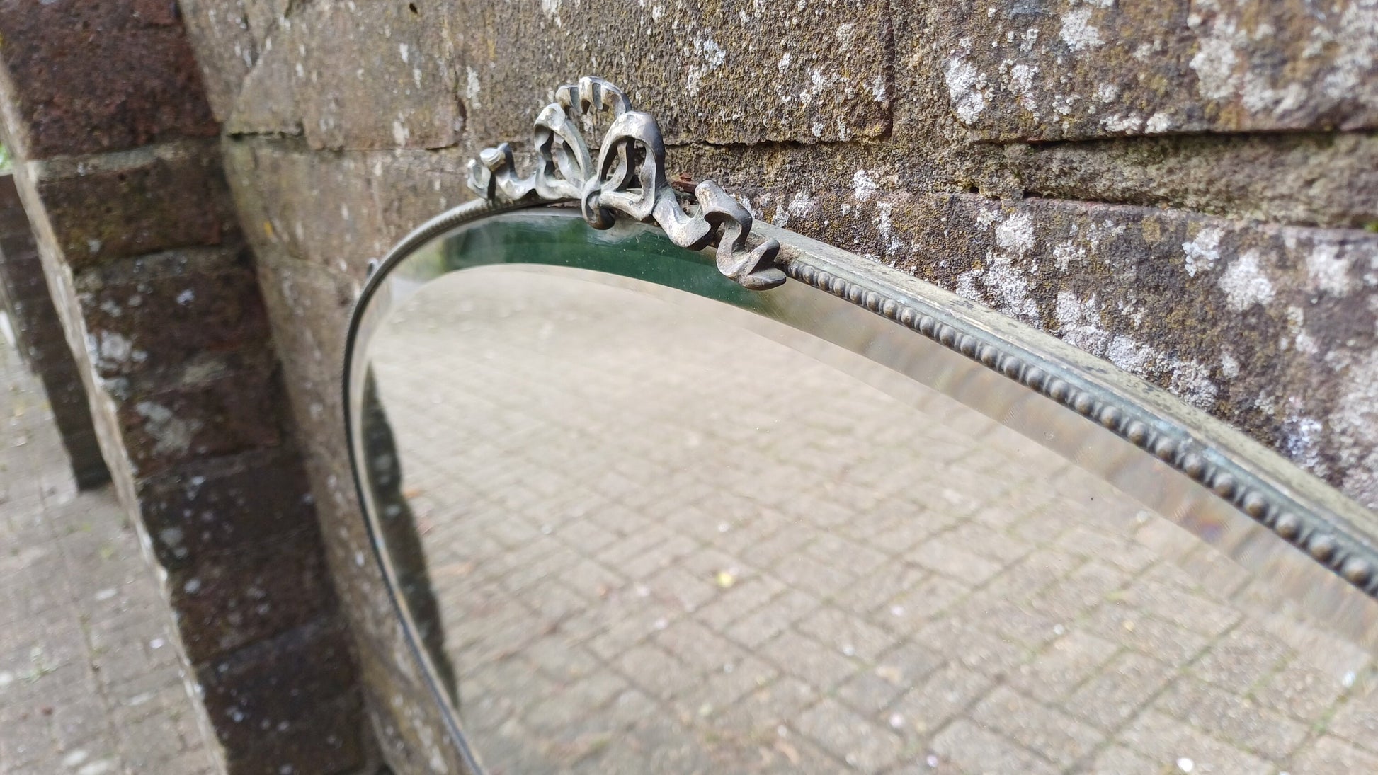 Superb Pretty Vintage Metal Brass Oval 1920s Wall Mirror Ribbon Decoration.