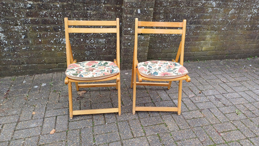 Lovely Pair of Wooden 90s Folding Occasional Chairs with Soft Cushions