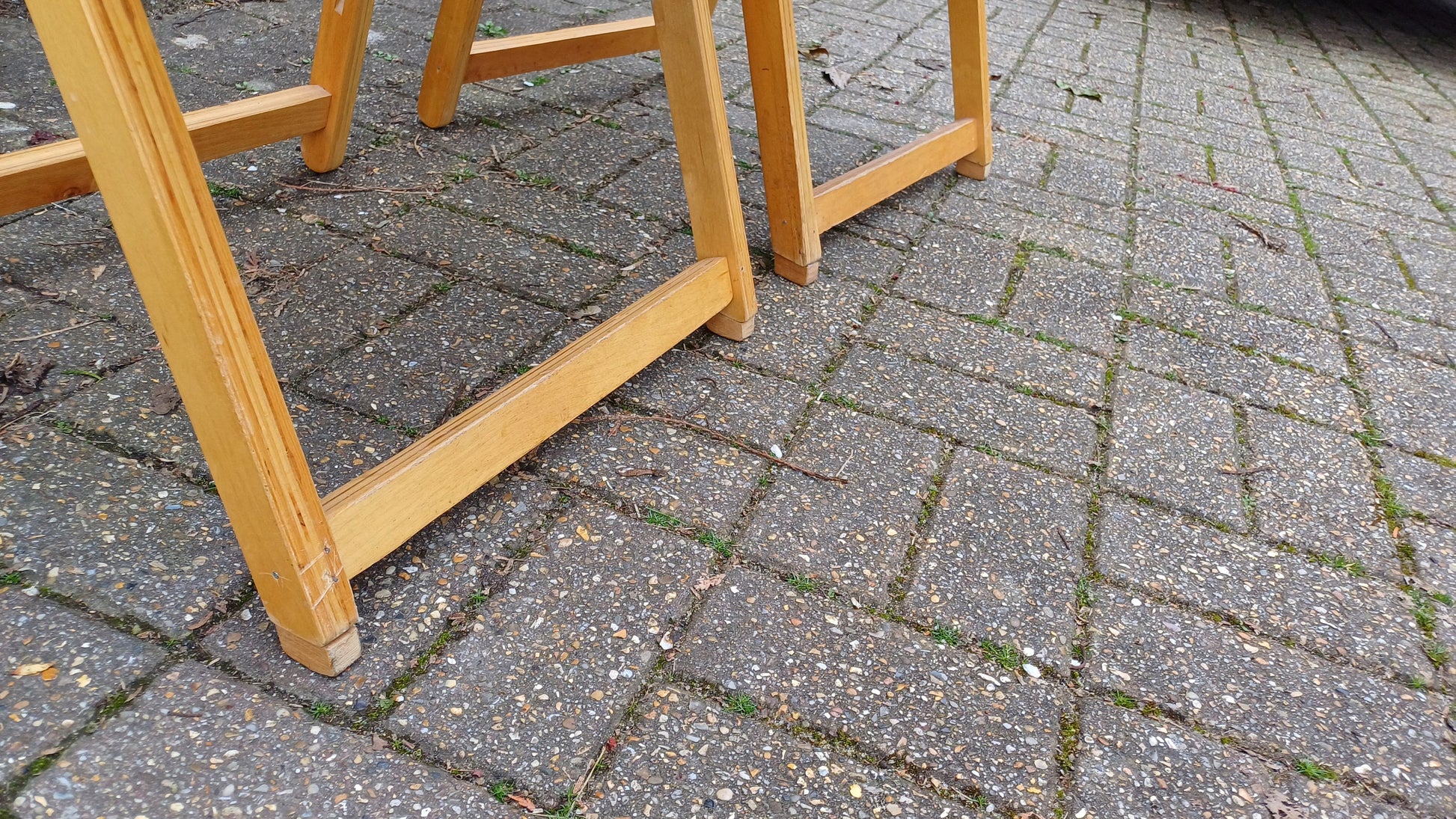 Lovely Pair of Wooden 90s Folding Occasional Chairs with Soft Cushions