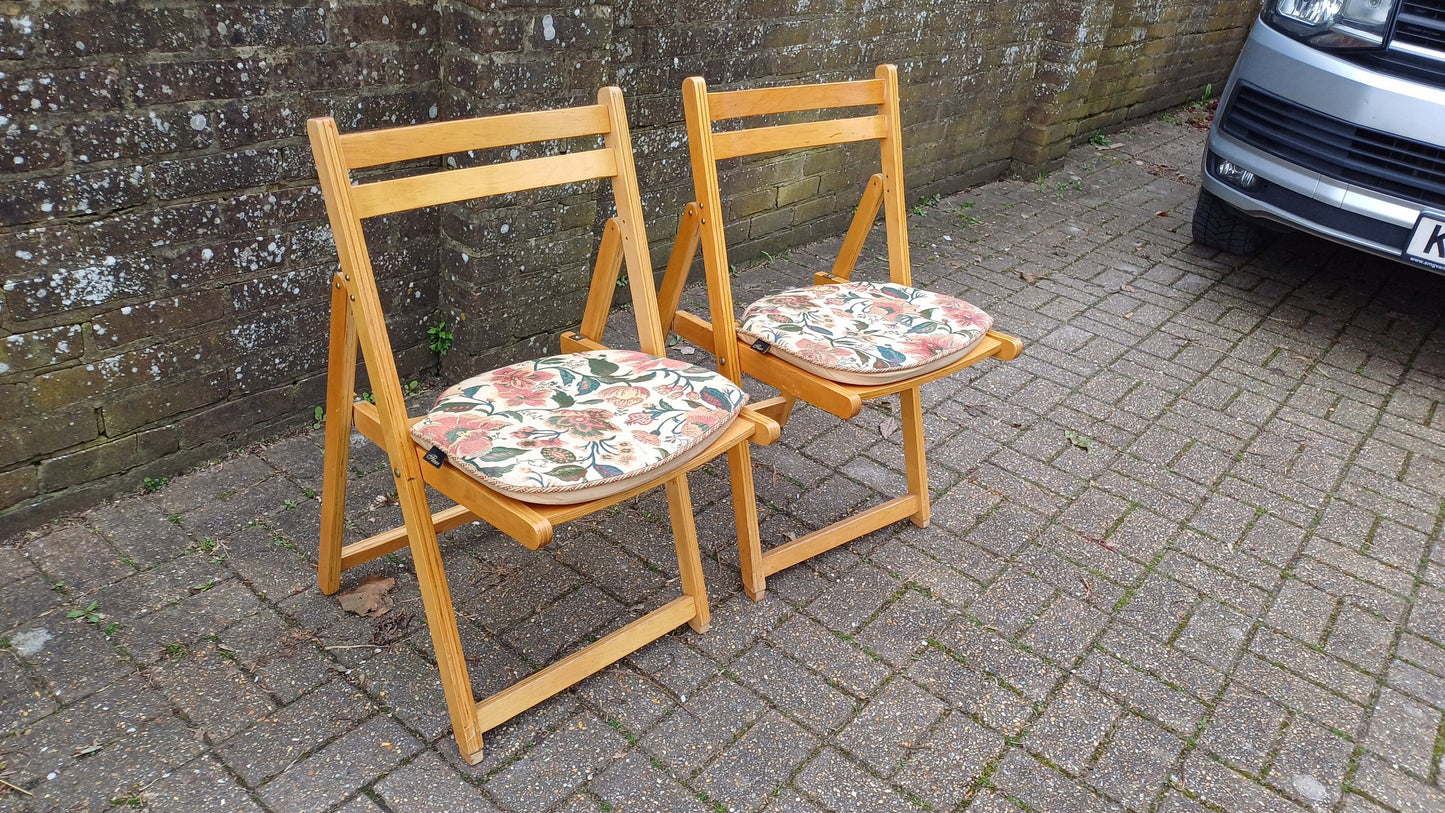 Lovely Pair of Wooden 90s Folding Occasional Chairs with Soft Cushions