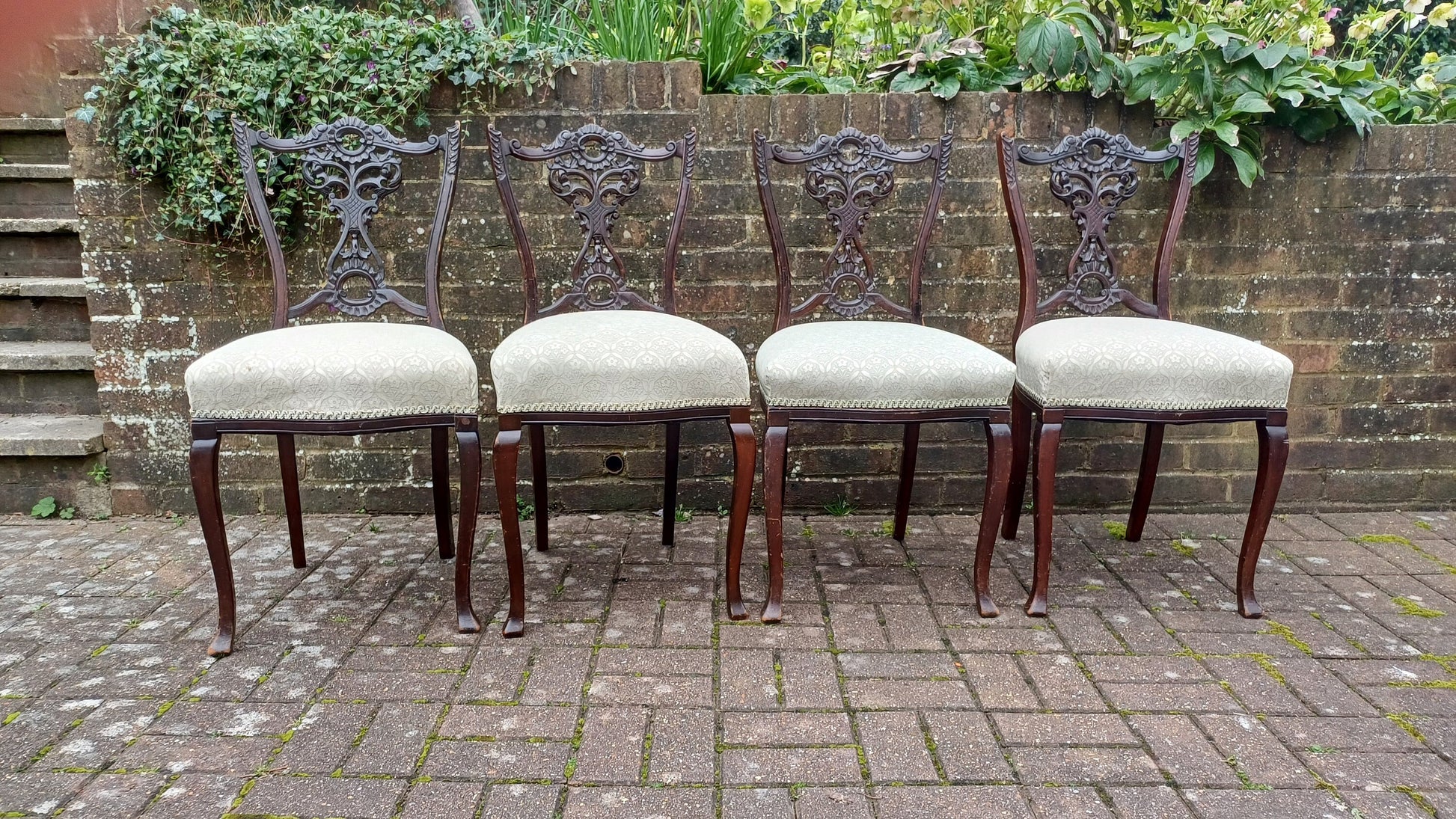 Top Quality Vintage Victorian Set of 4 Mahogany Upholstered Dining Chairs Superb Carved Detail.