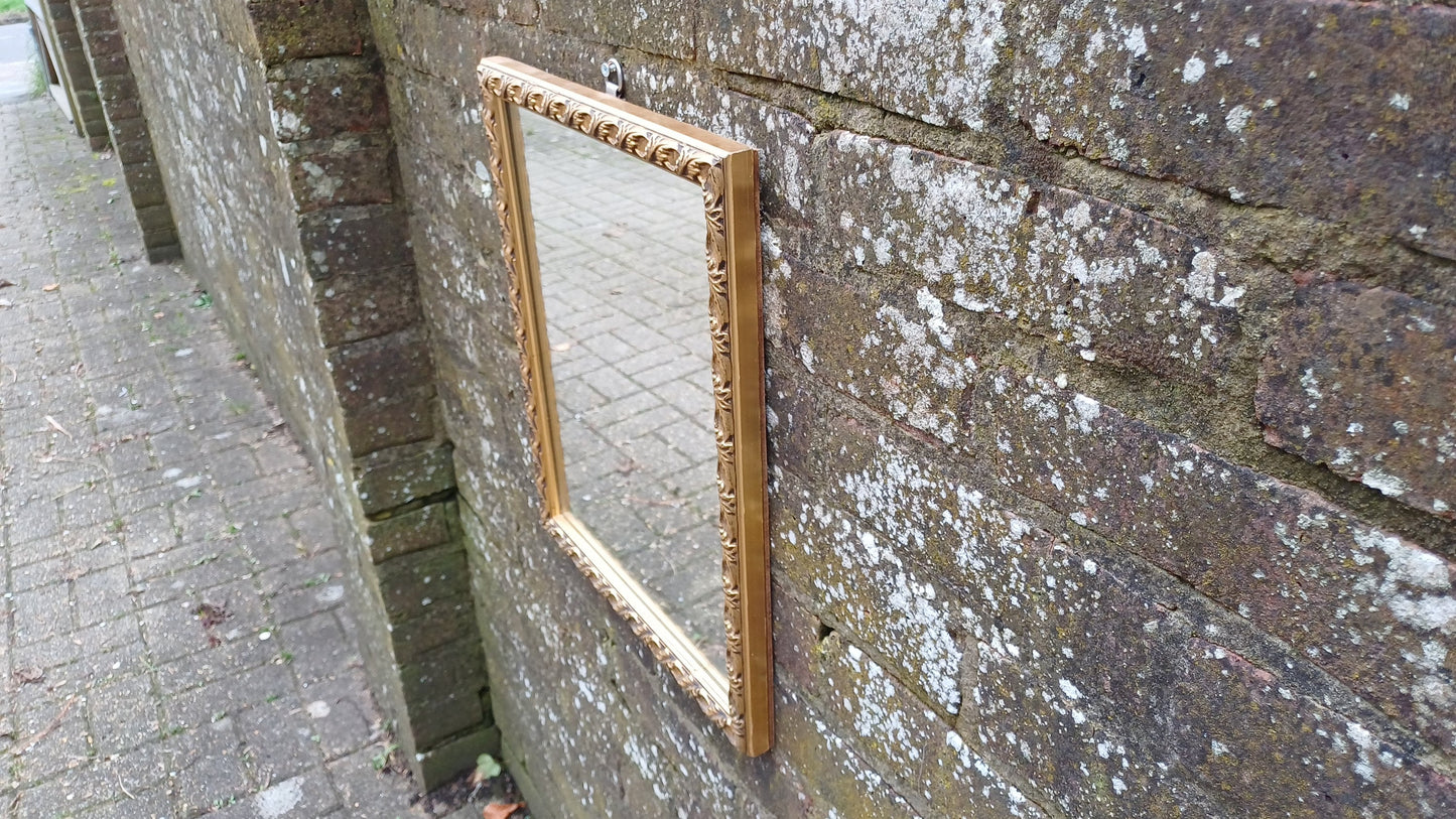 Vintage Gold Gilt 70’s Pretty Gilt Gold Wall Mirror
