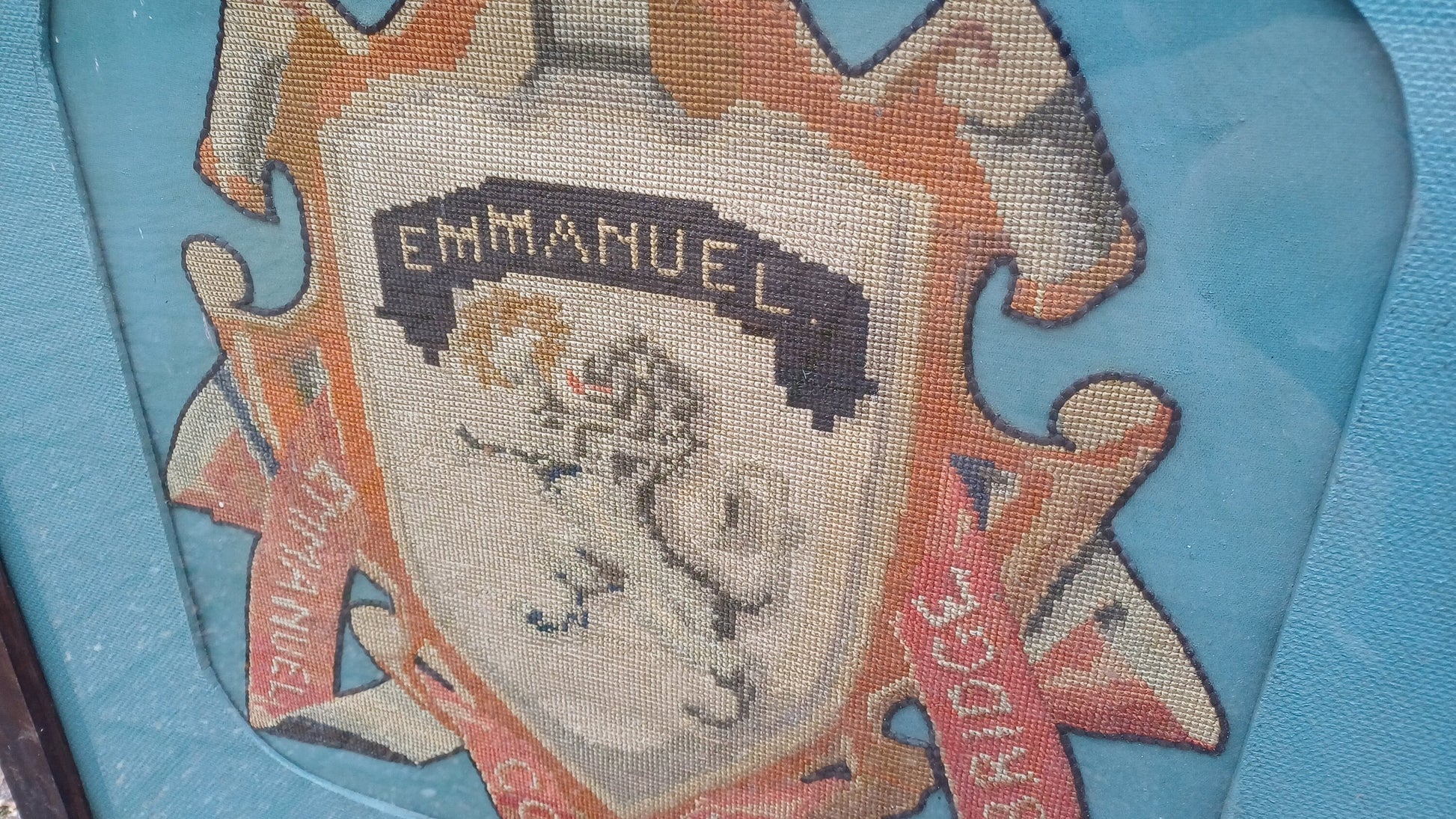 Rare and Antiquated Vintage University Oak Fire Screen Tapestry Oxbridge Cambridge Emmanuel