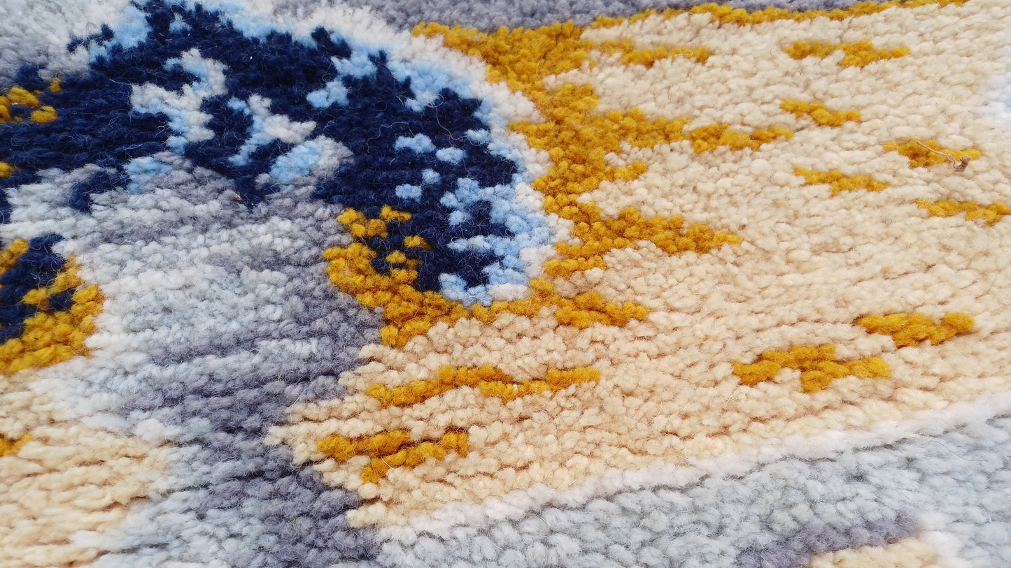 Vintage Hand Woven Wool Woollen Decorative Rug. Tapestry Look to It. Soft Touch. Vase Balustrade Landscape.