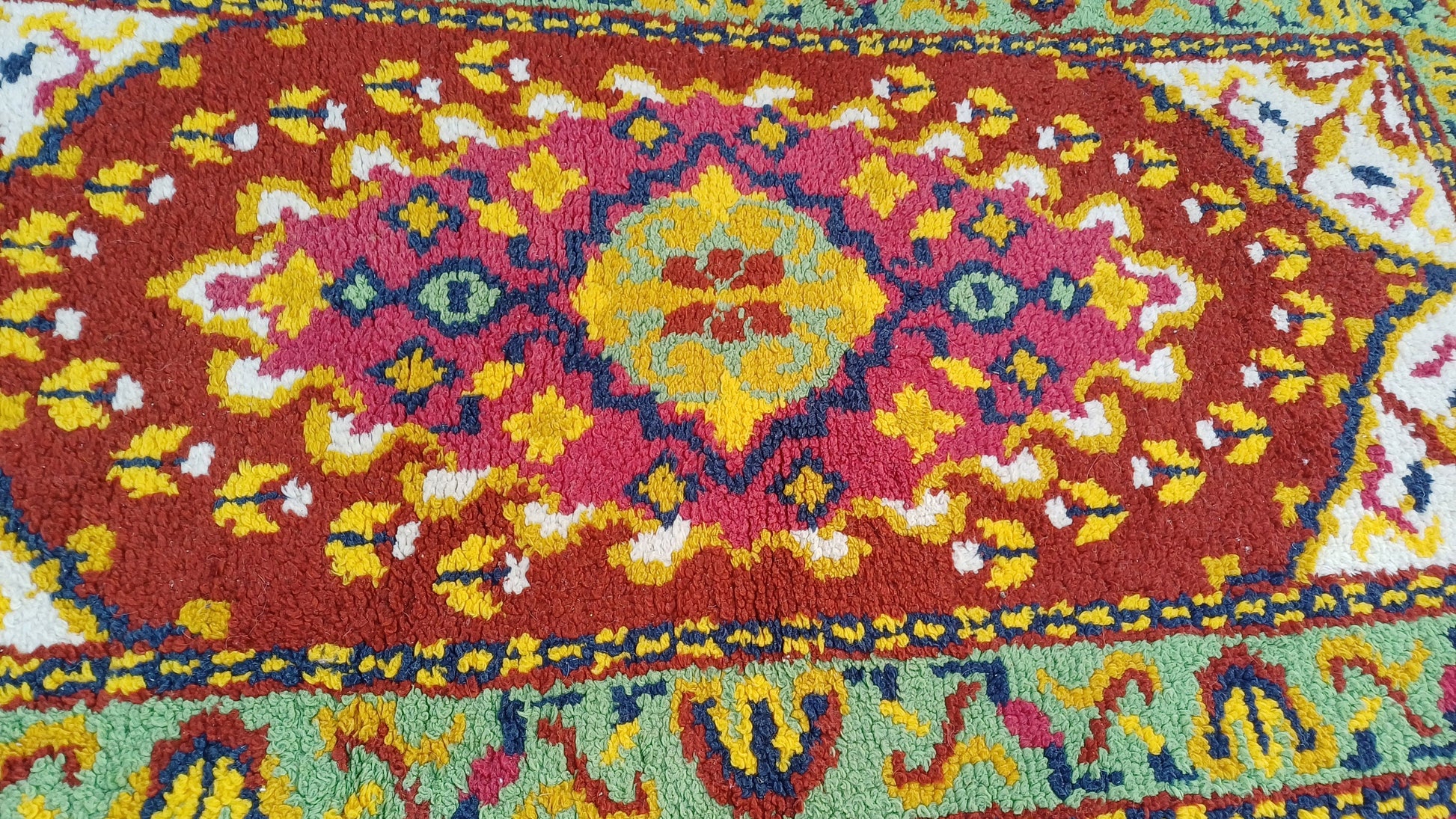 Large Vintage Woollen Red Pattern Woven Decorative Vintage Rug 70s or 80s