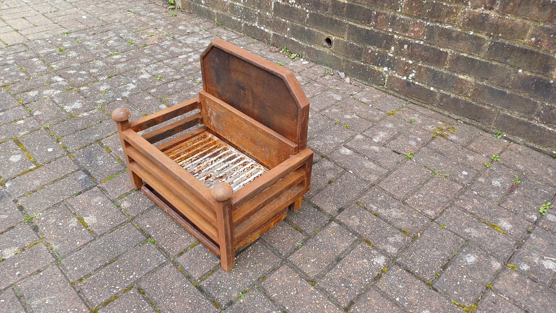Vintage Solid Iron Fireplace Inset Hearth ‘Gallery’ Fire Basket