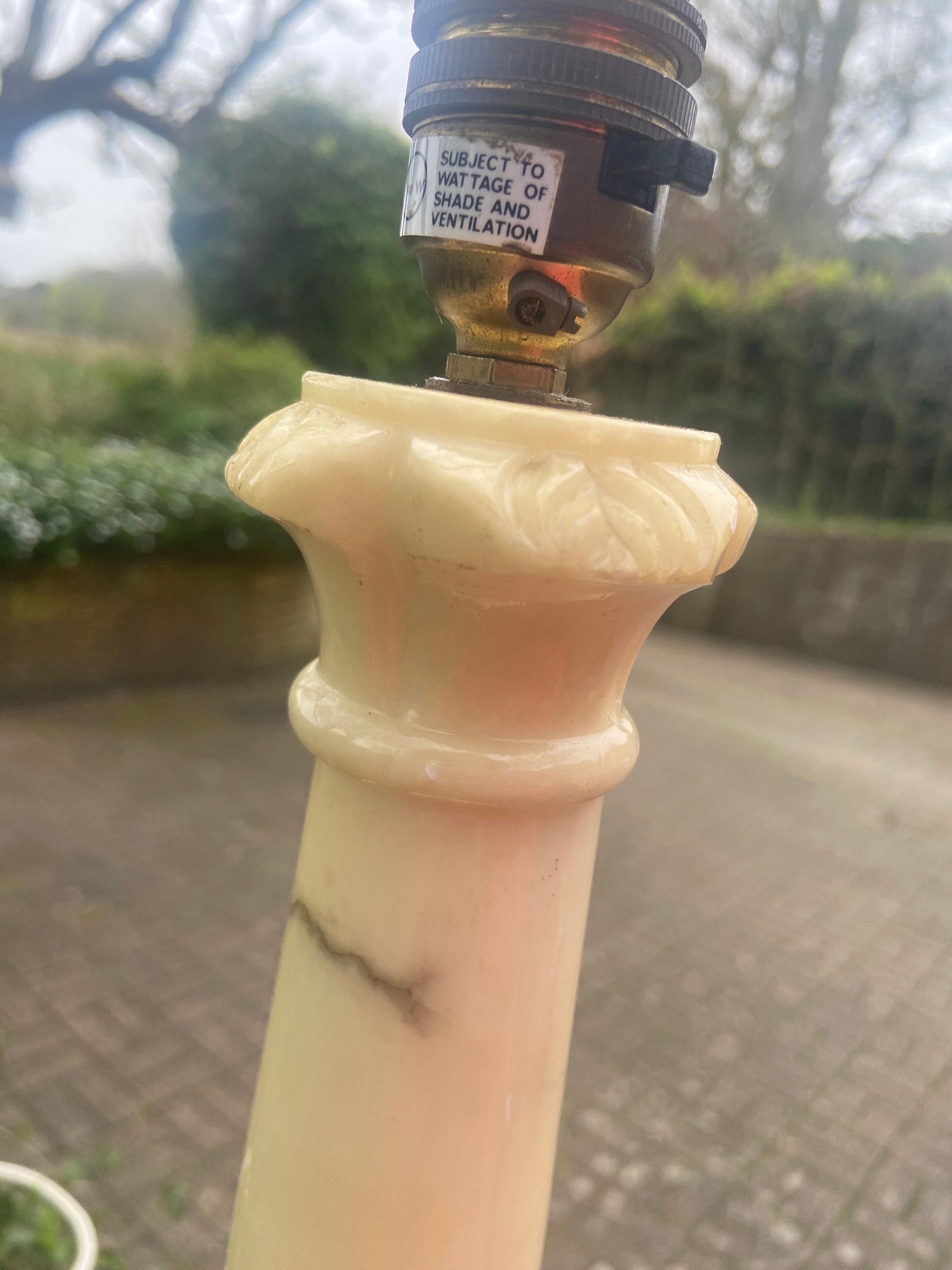 Gorgeous yellow alabaster column style lamp, tall - genuine alabaster Charneca - creamy white yellow onyx marble lamp - working vintage lamp