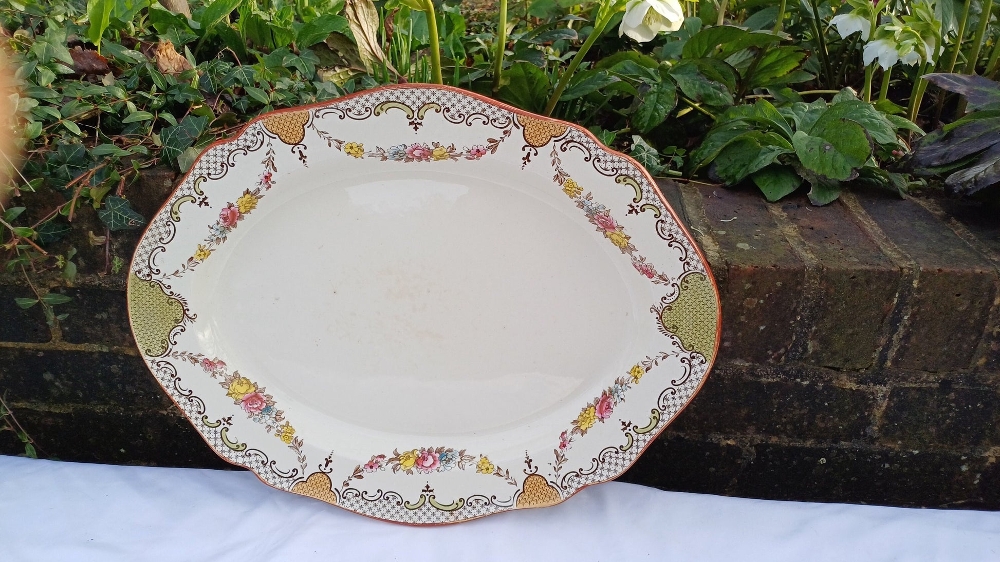 Huge Vintage Victorian Wedgwood Serving Plate Platter Fish Meat or Pastries ‘Pandora’ Pattern.