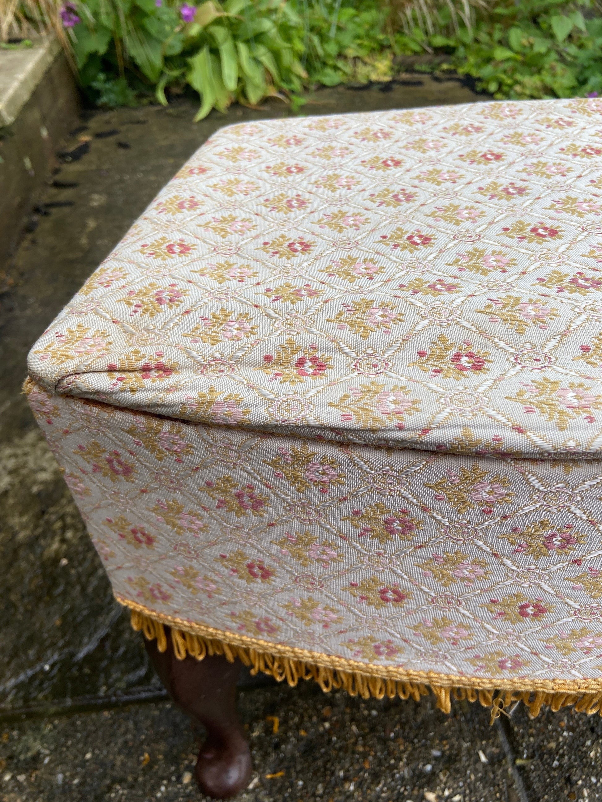 Vintage sewing basket - superb 1970s material jacquard satin basket on faux wooden legs, storage basket, storage box, sewing box