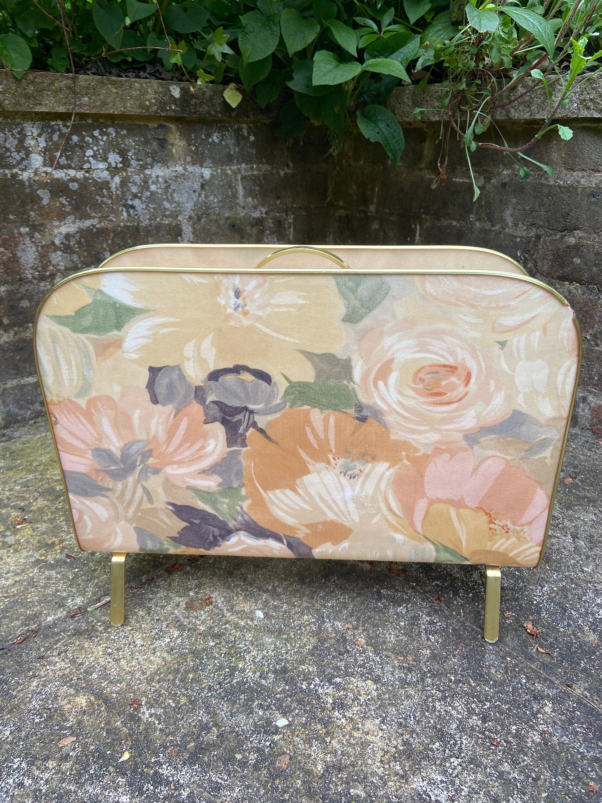 Excellent floral retro mid century magazine newspaper rack - storage unit, plastic floral rack, metal detail, vgc