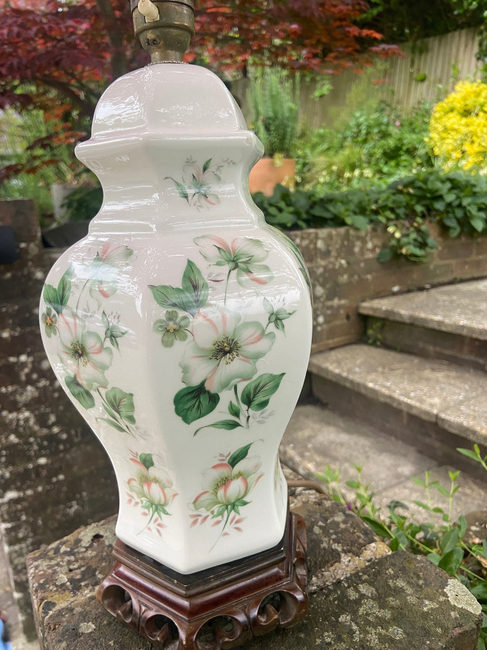 Gorgeous vintage Ginger Jar, Oriental, Chinese Vintage Table lamp, white with carved wooden base, covered in pretty cherry blossoms