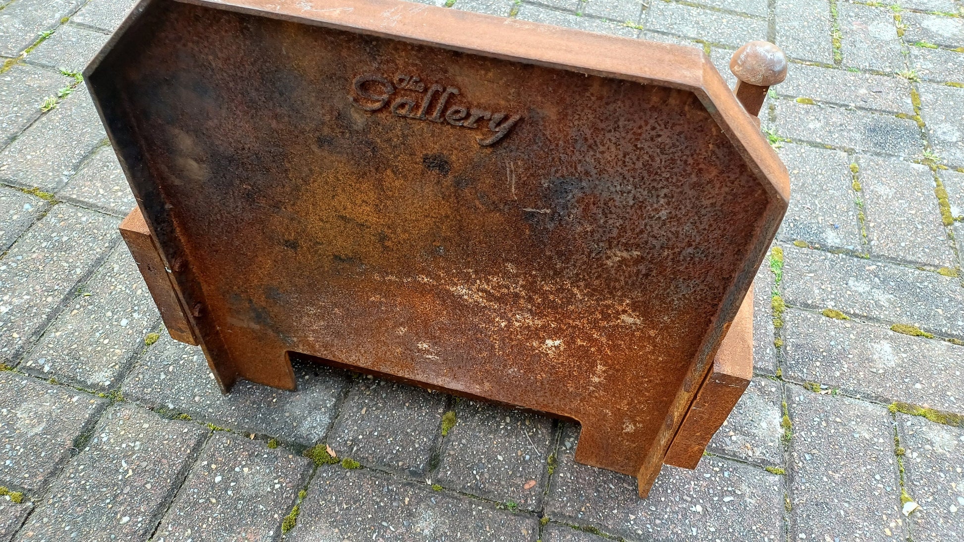 Vintage Solid Iron Fireplace Inset Hearth ‘Gallery’ Fire Basket