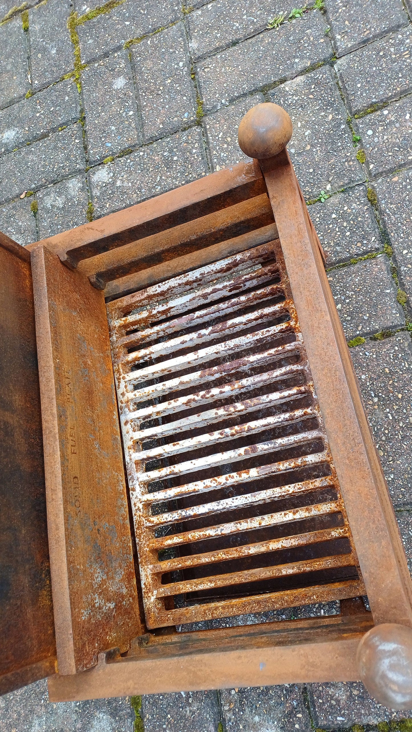 Vintage Solid Iron Fireplace Inset Hearth ‘Gallery’ Fire Basket
