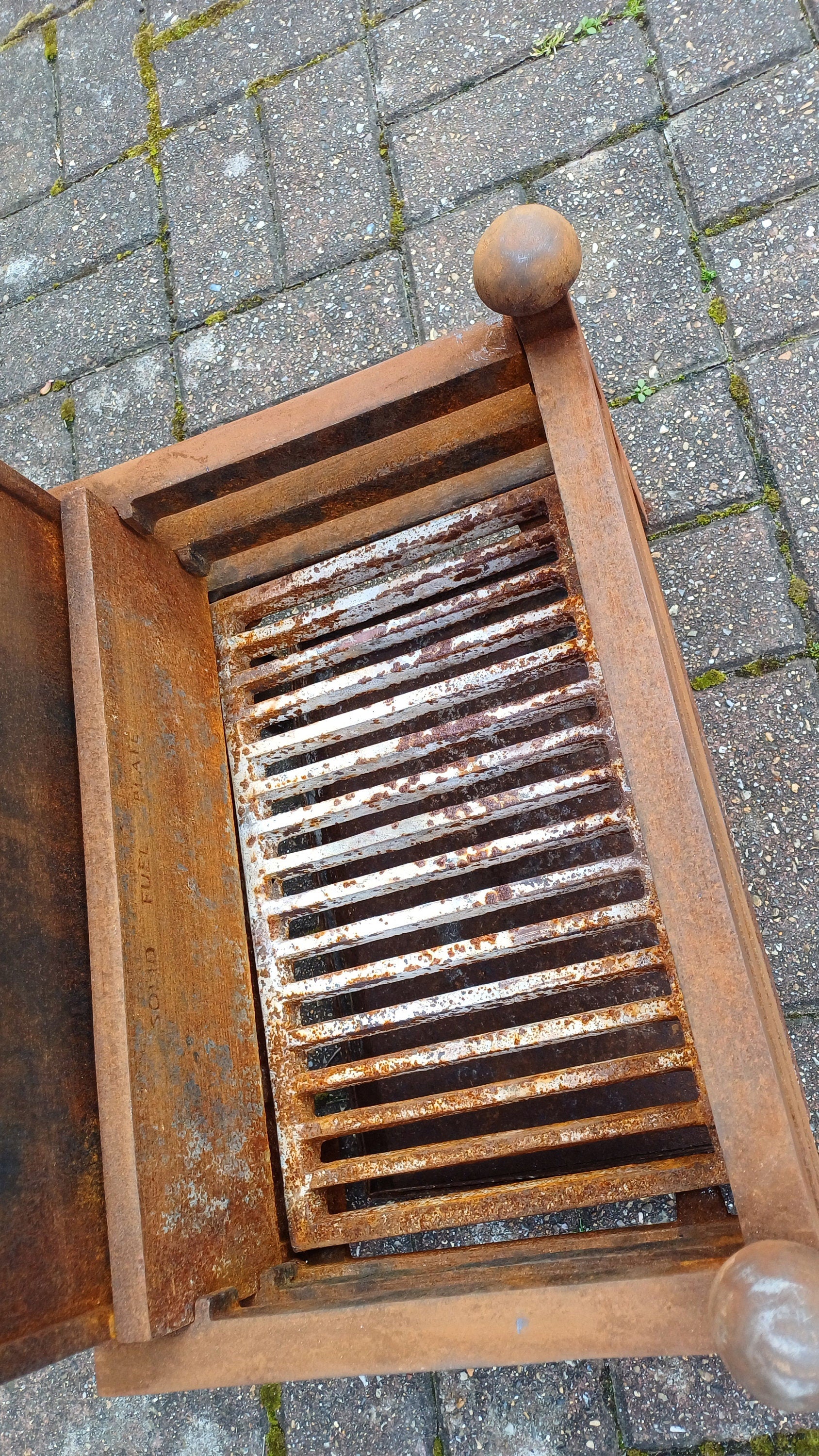 Vintage Solid Iron Fireplace Inset Hearth ‘Gallery’ Fire Basket