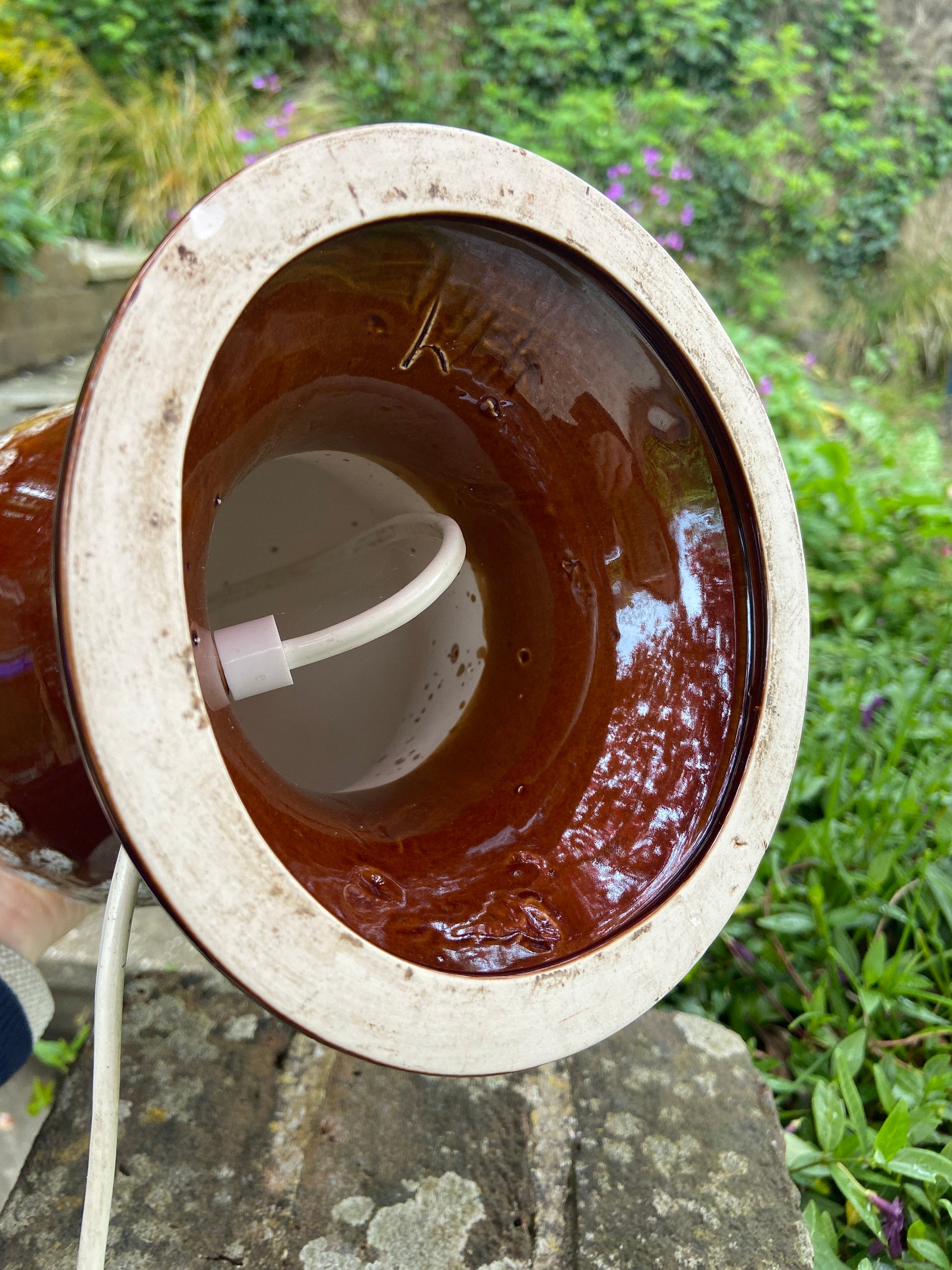 Retro 1970s brown pottery table lamp with brown glaze, two tone, and white lava flow glaze detail dripping from the top - working lamp